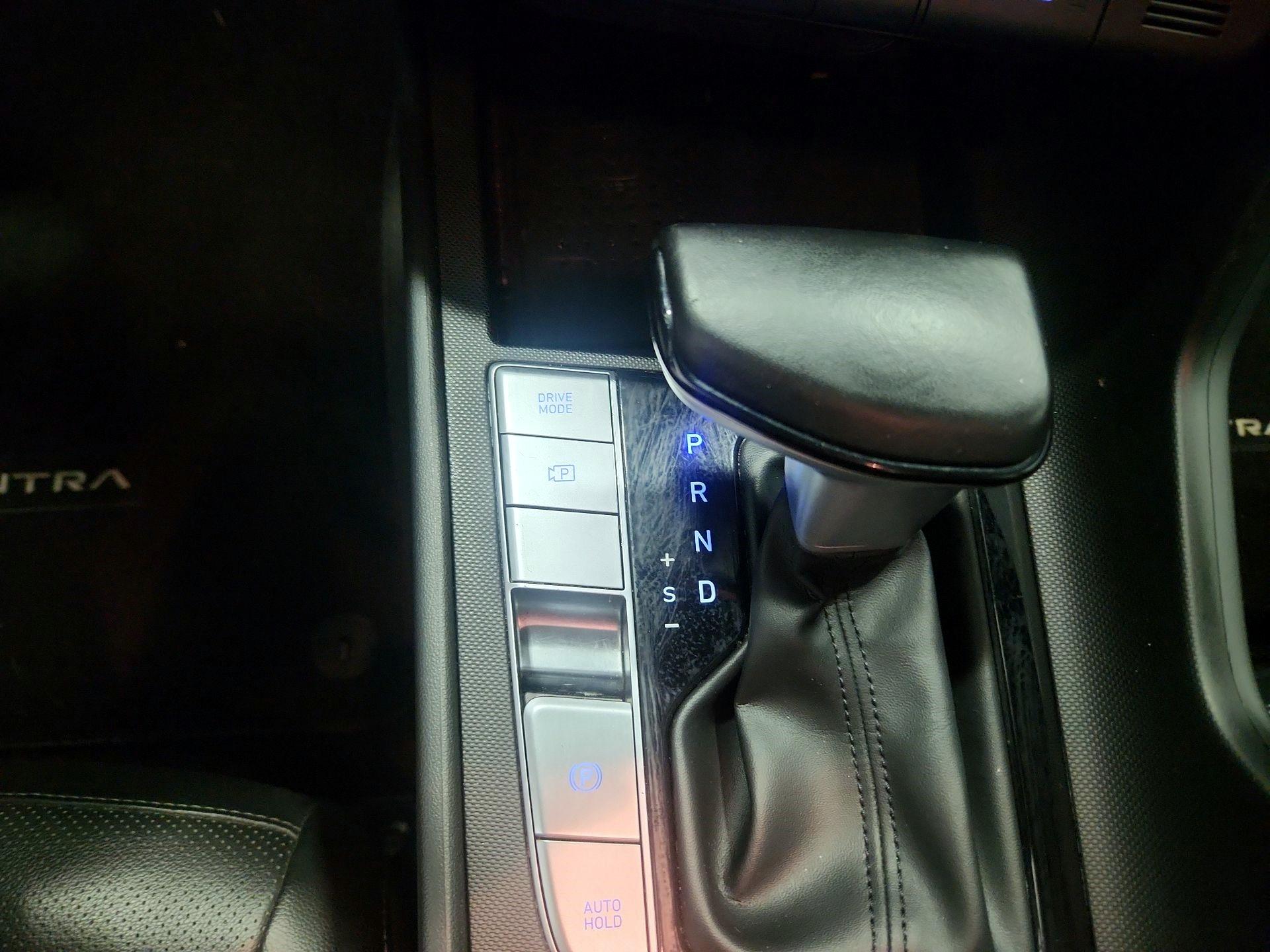 Thumbnail: 2023 Hyundai Elantra - 17