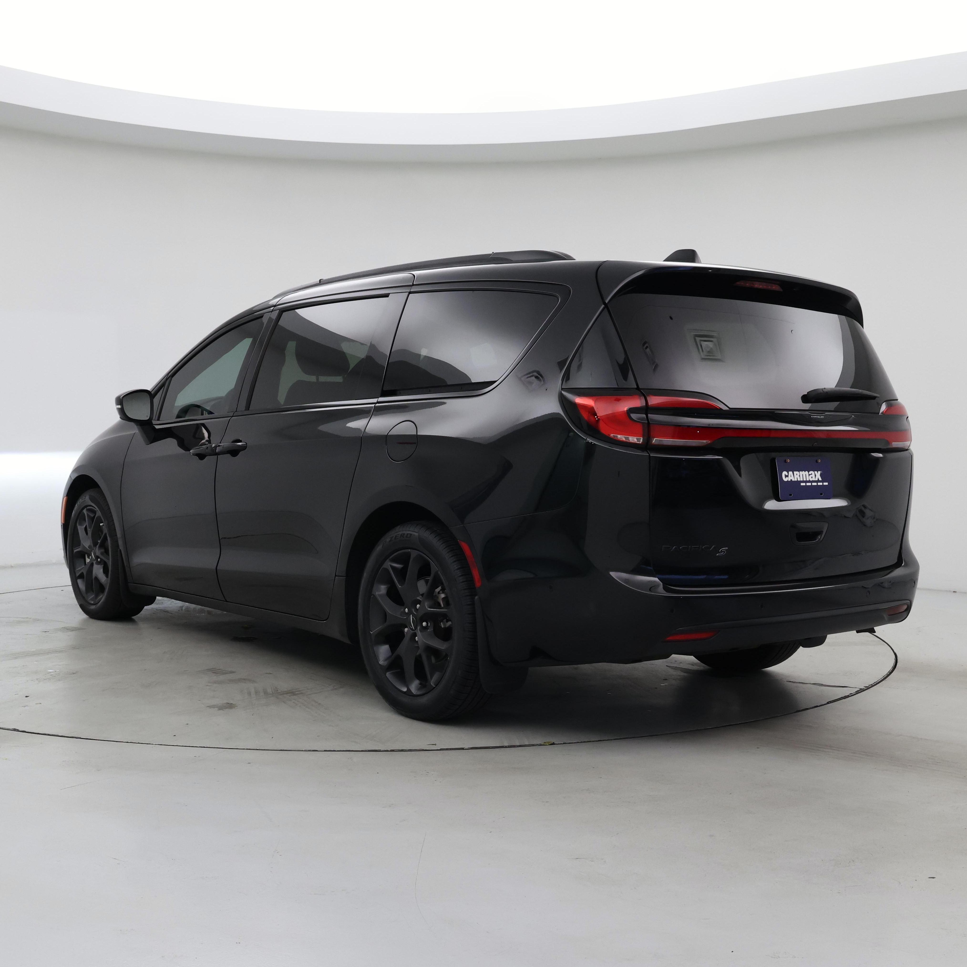 Thumbnail: 2023 Chrysler Pacifica - 2