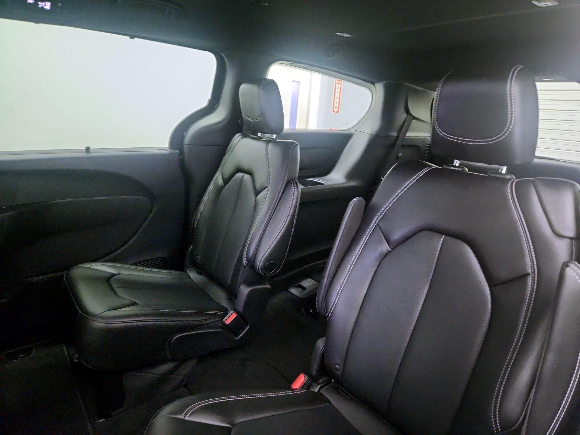 Thumbnail: 2023 Chrysler Pacifica - 19
