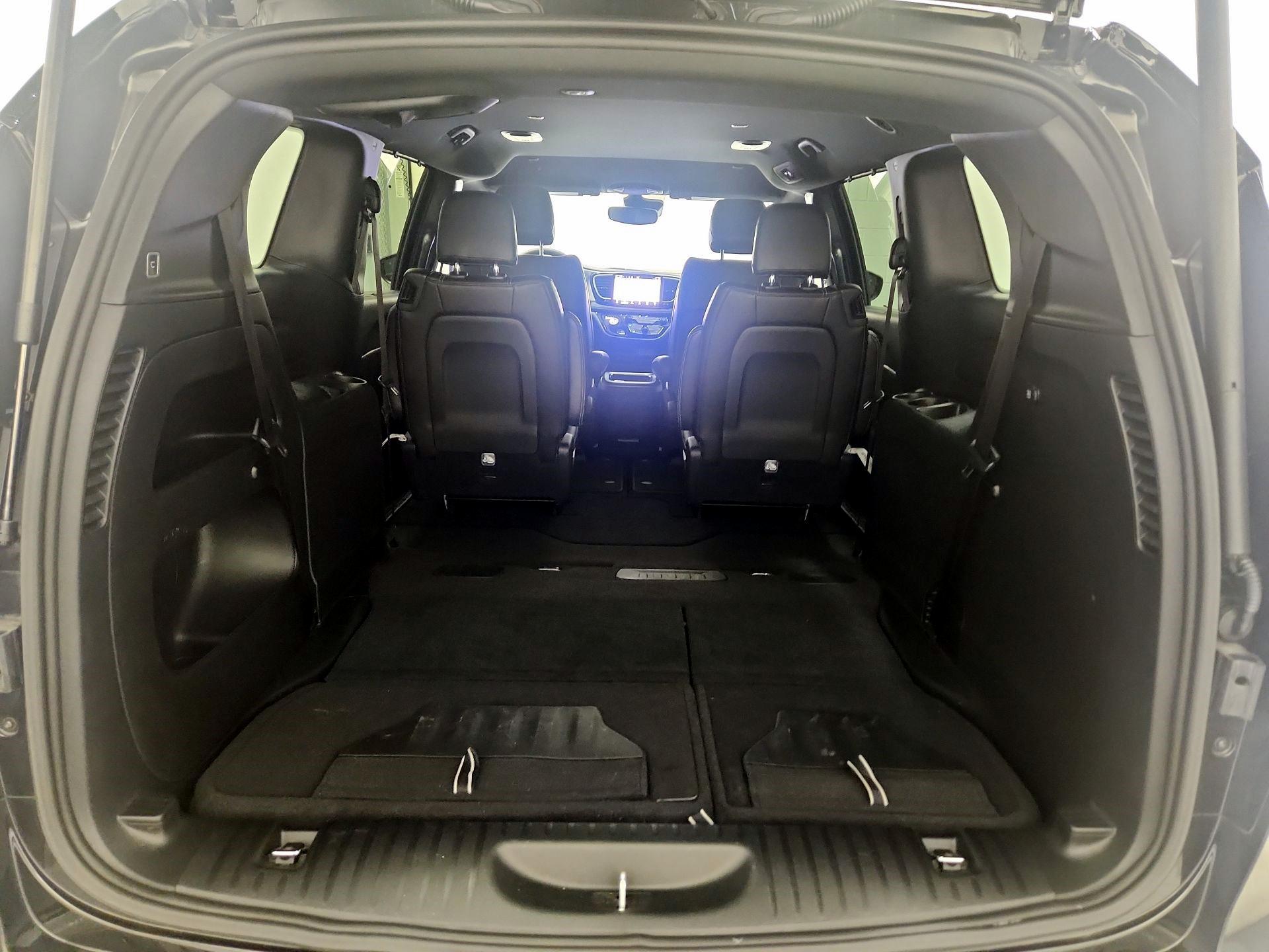 Thumbnail: 2023 Chrysler Pacifica - 20