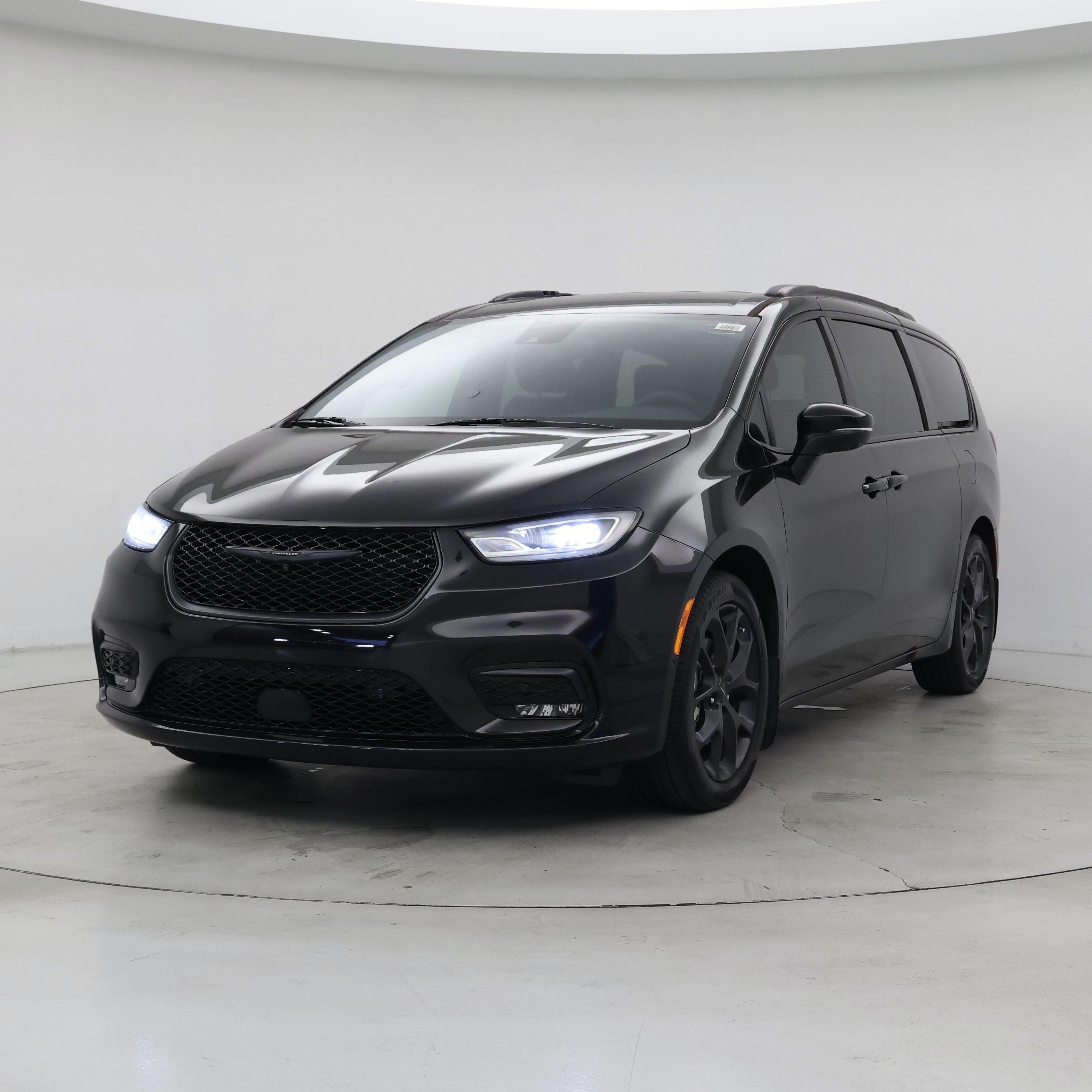 Thumbnail: 2023 Chrysler Pacifica - 4