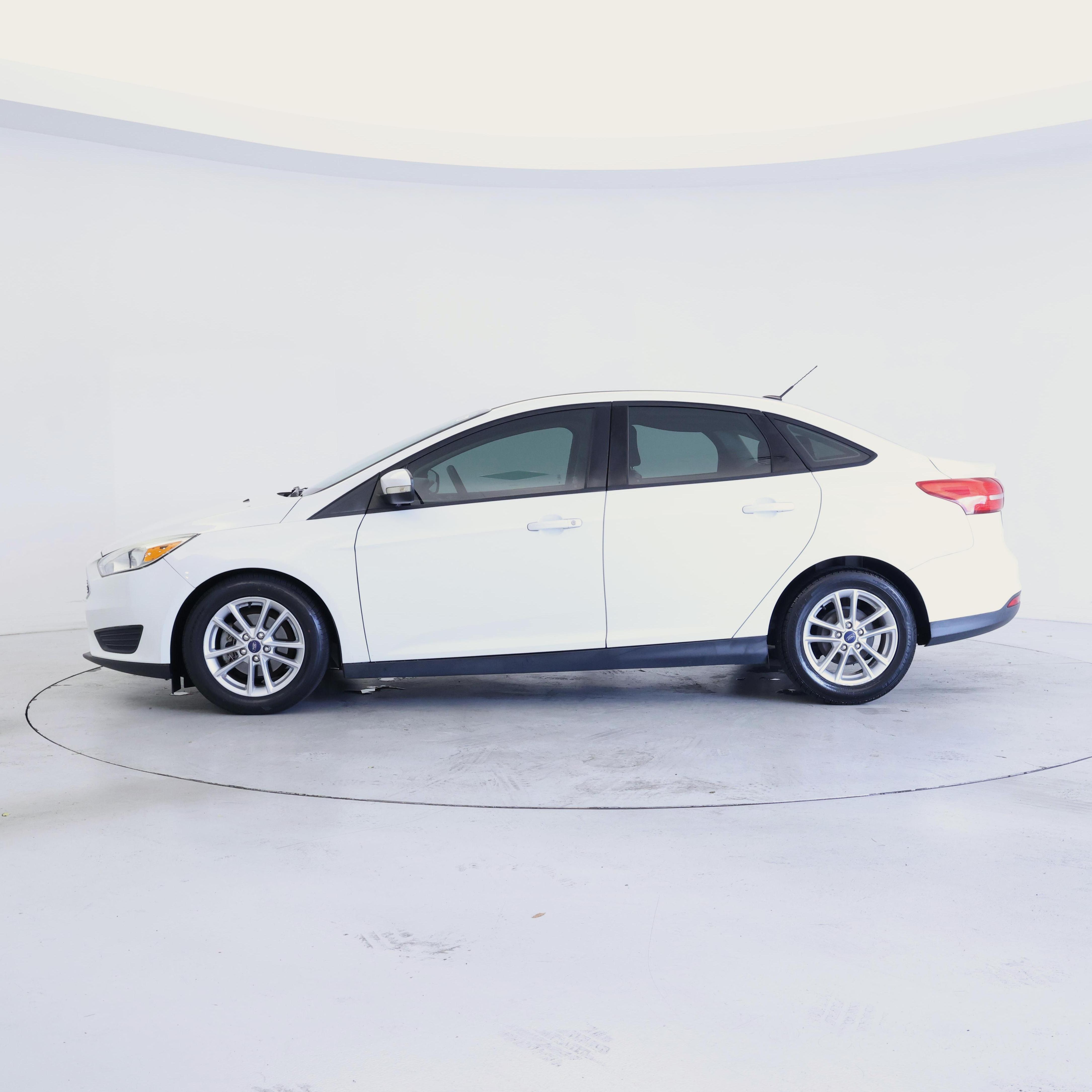 Thumbnail: 2017 Ford Focus - 3