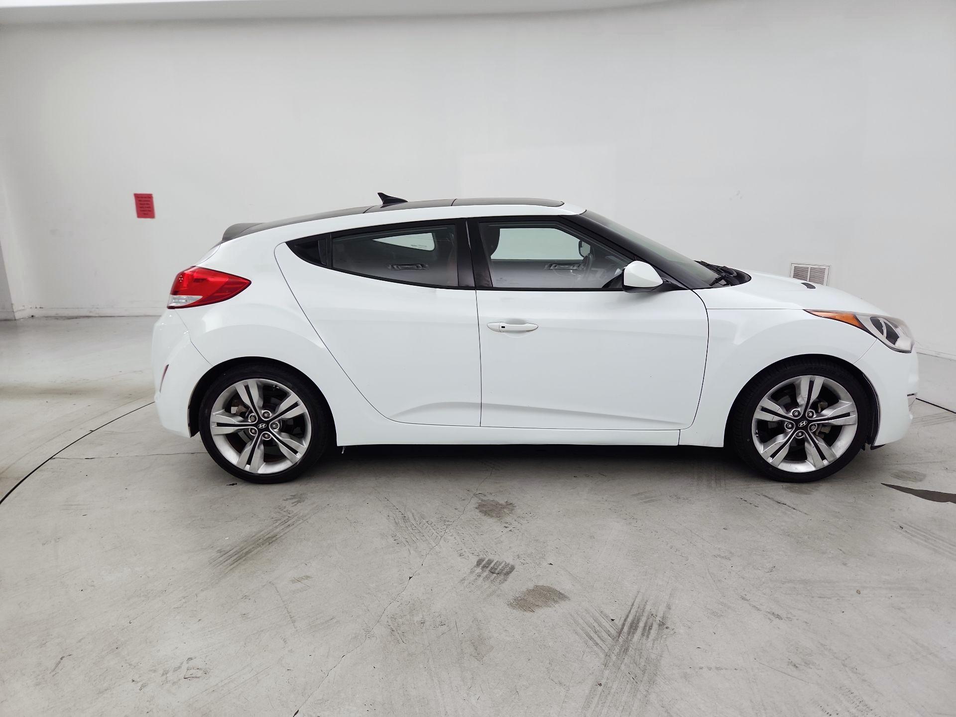 Thumbnail: 2014 Hyundai Veloster - 4