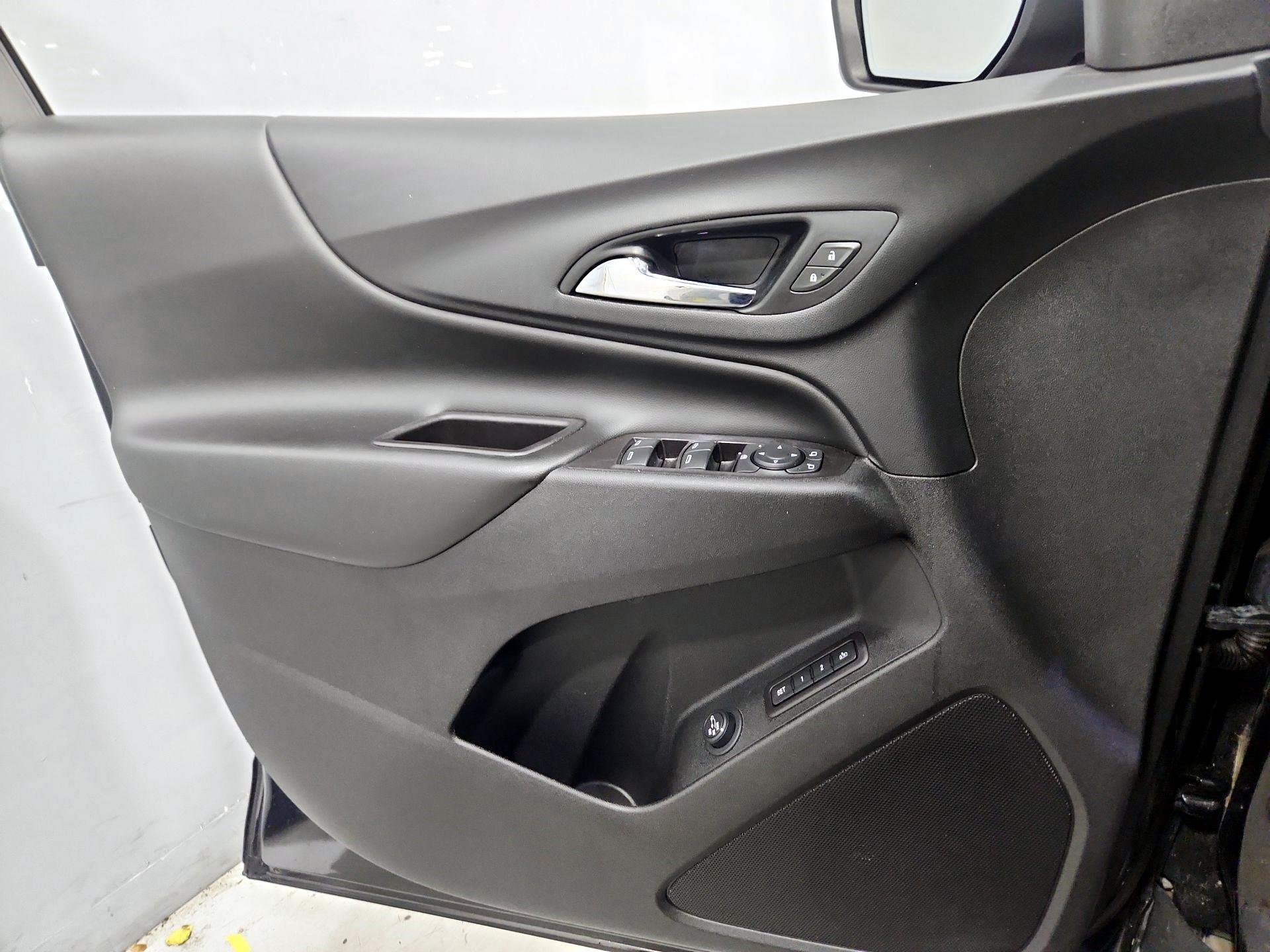 Thumbnail: 2021 Chevrolet Equinox - 12