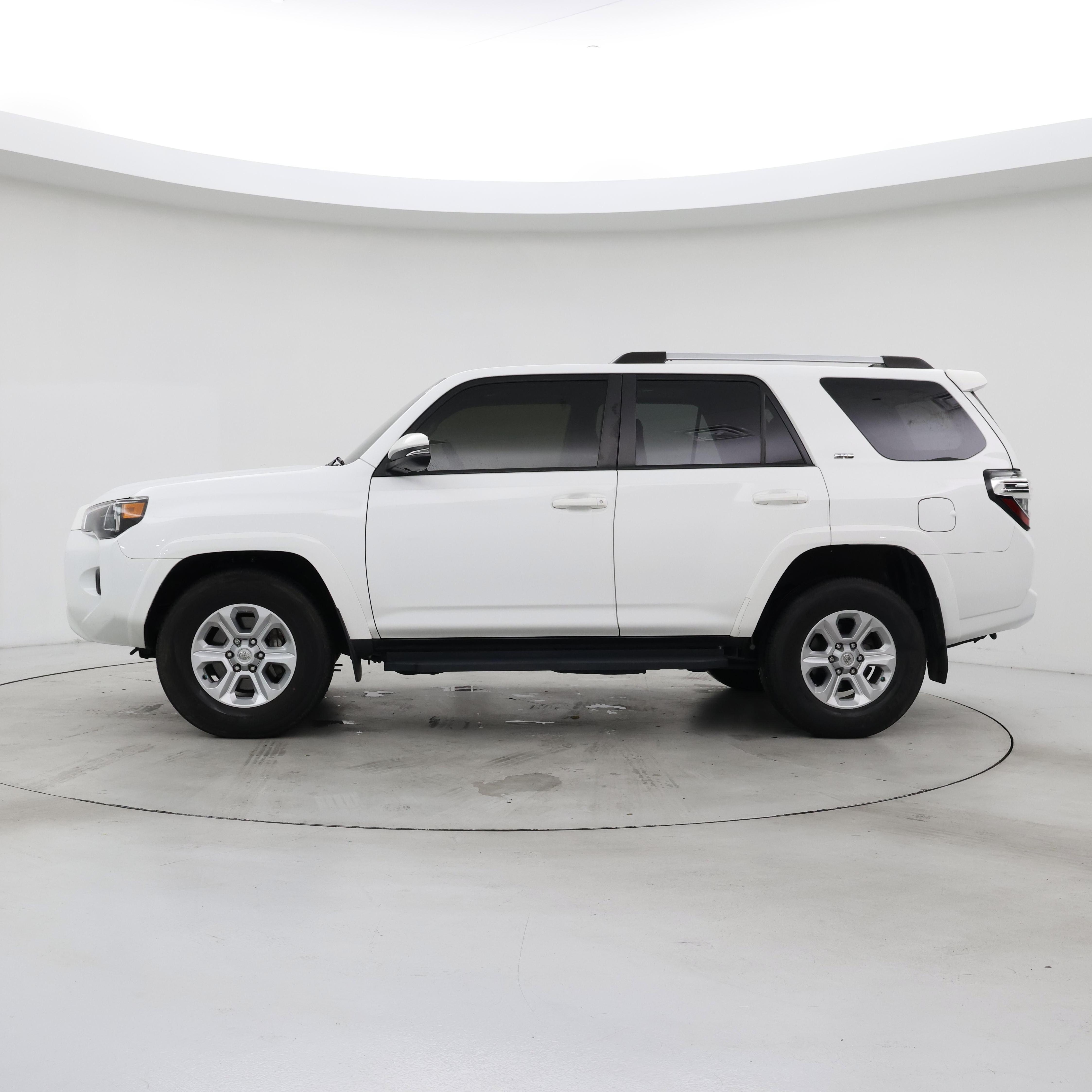 Thumbnail: 2022 Toyota 4Runner - 3