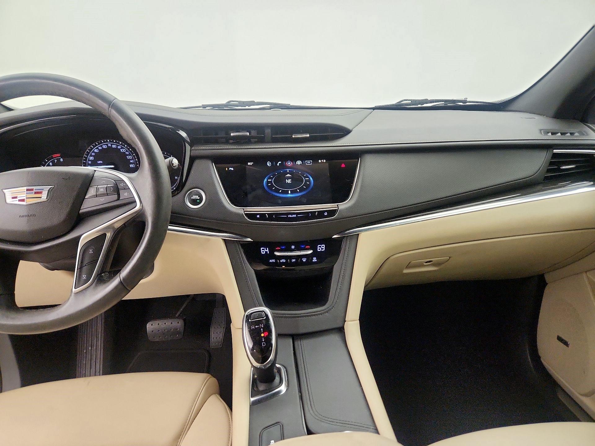 Thumbnail: 2017 Cadillac XT5 - 9