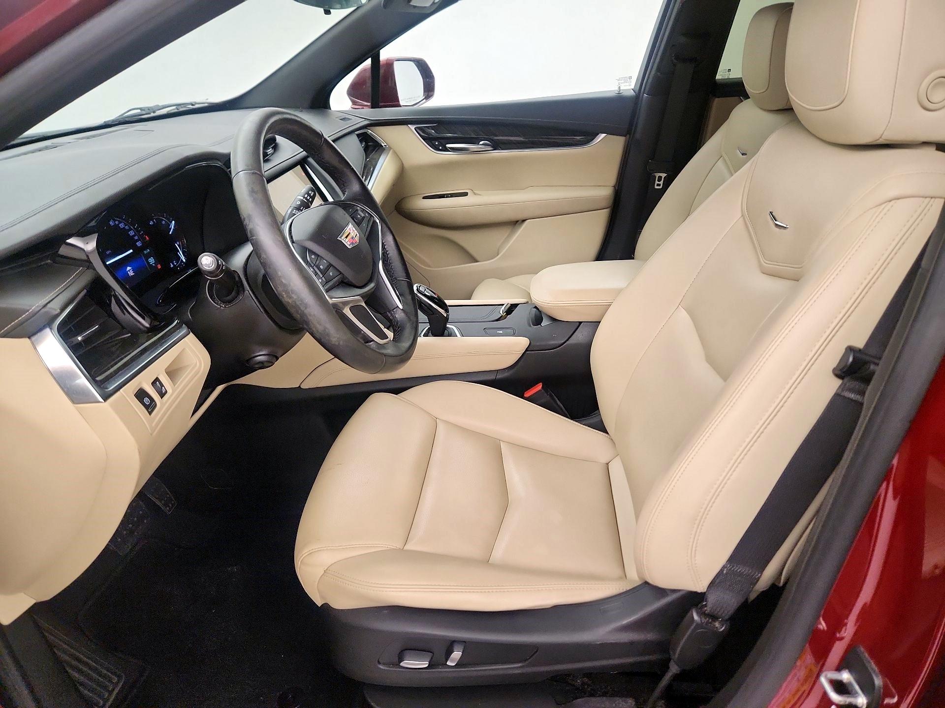 Thumbnail: 2017 Cadillac XT5 - 11