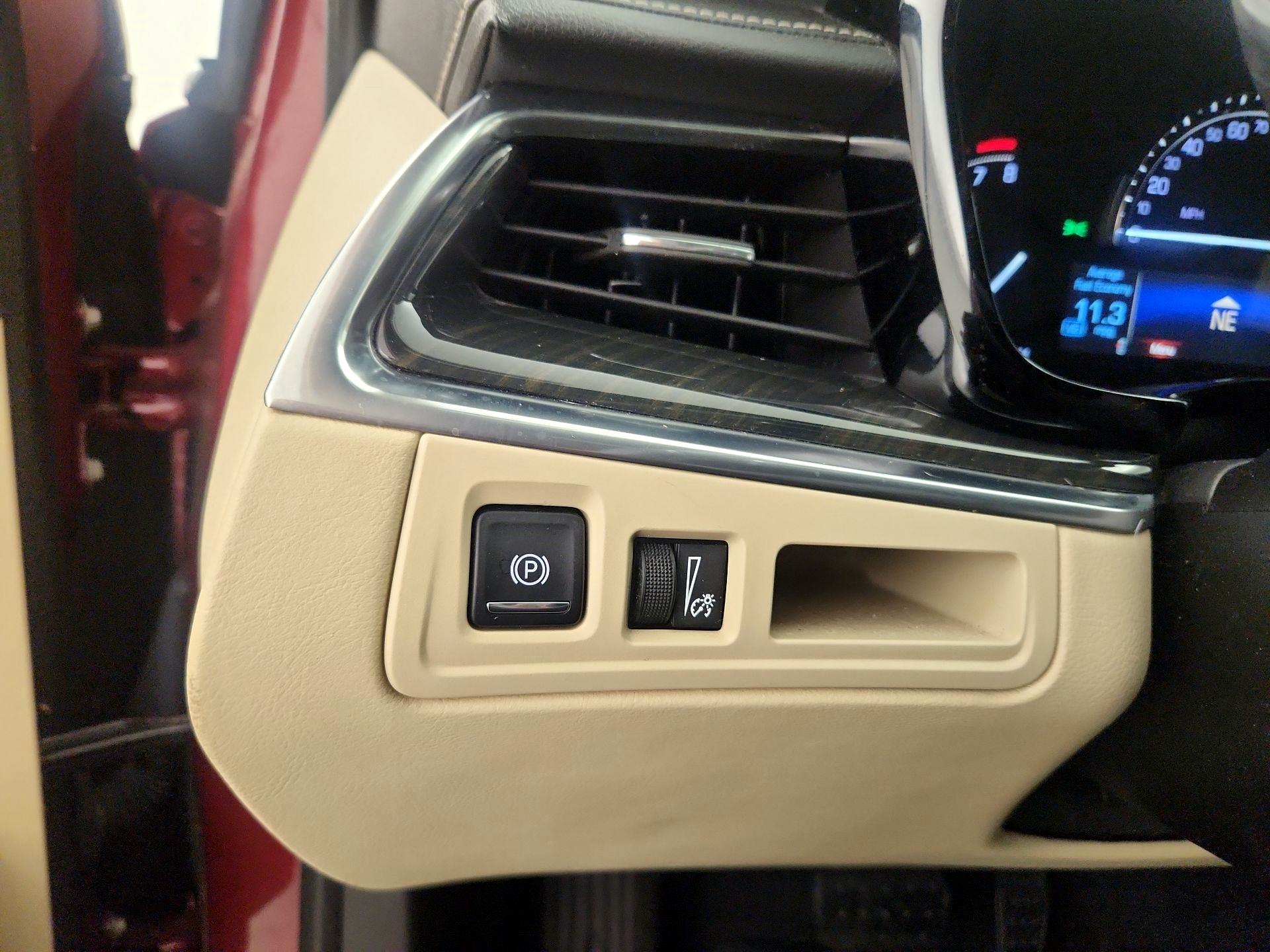 Thumbnail: 2017 Cadillac XT5 - 13