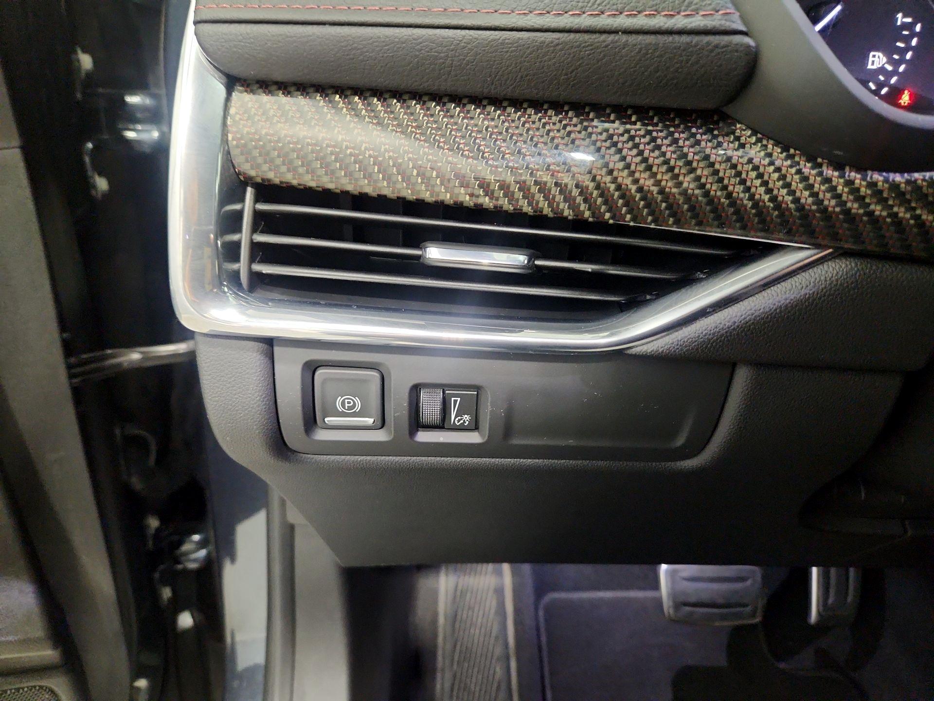 Thumbnail: 2019 Cadillac XT4 - 13