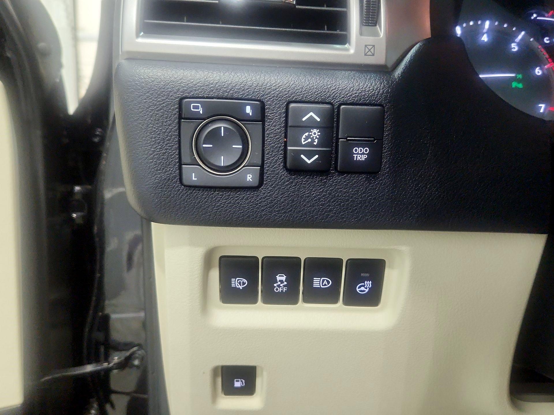 Thumbnail: 2023 Lexus GX - 13