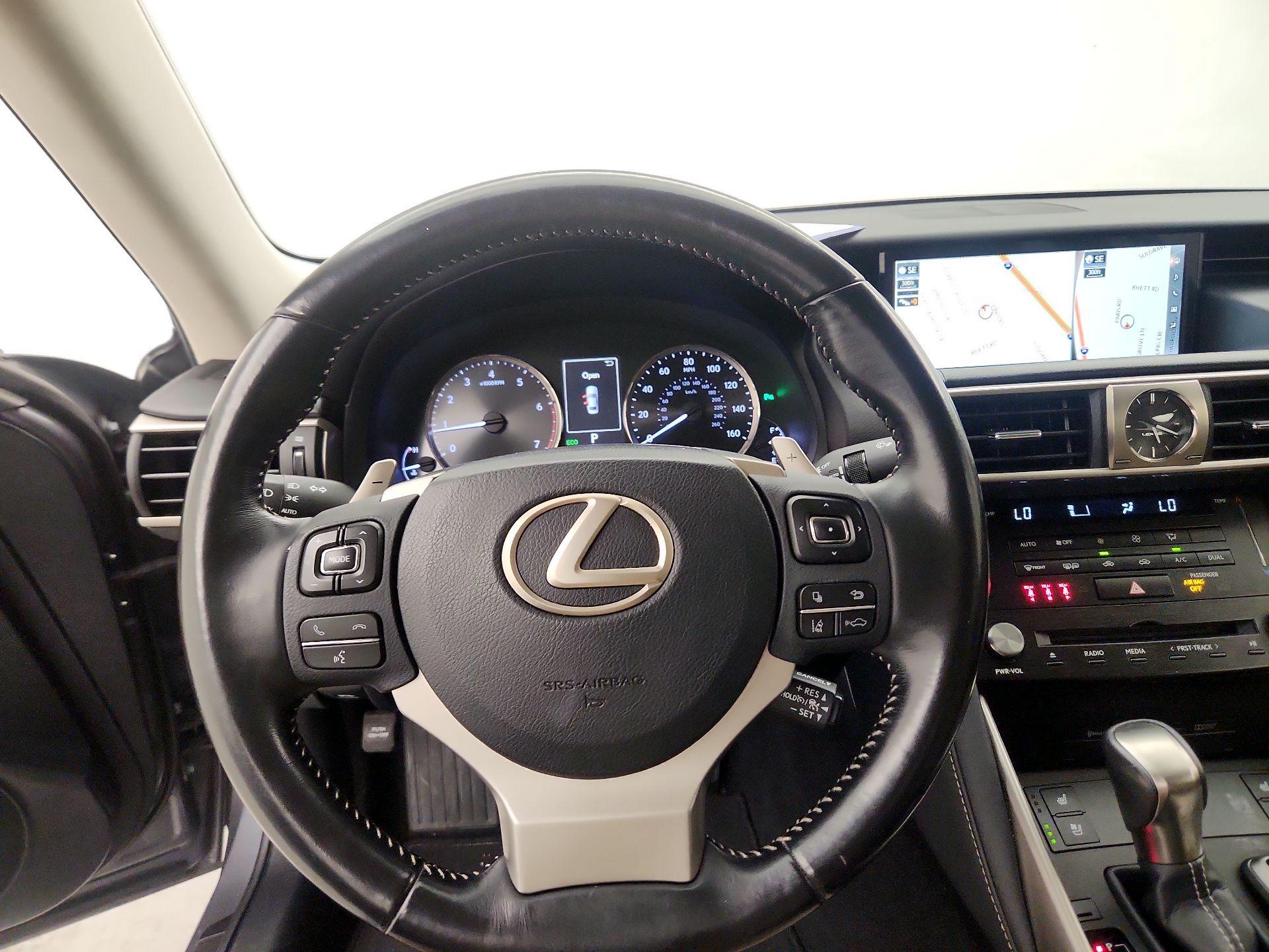Thumbnail: 2017 Lexus IS - 10