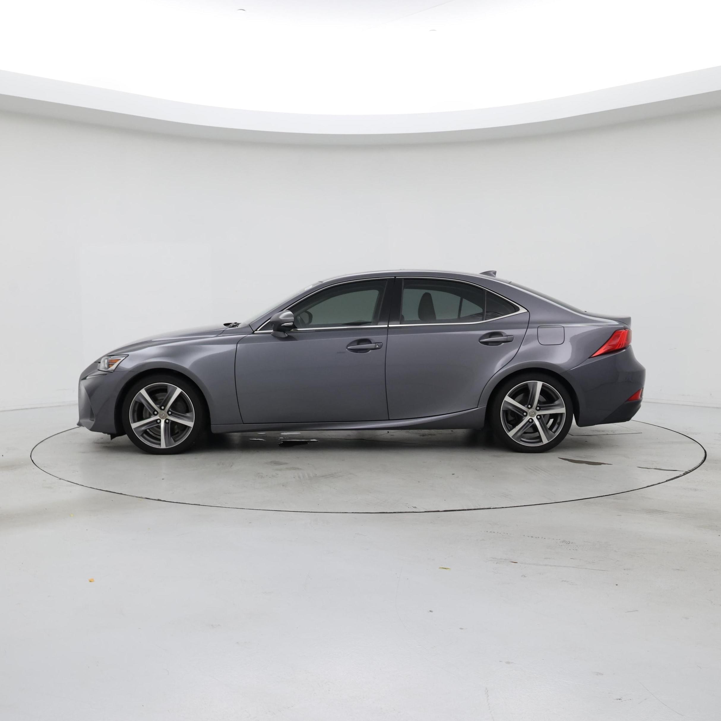 Thumbnail: 2017 Lexus IS - 3