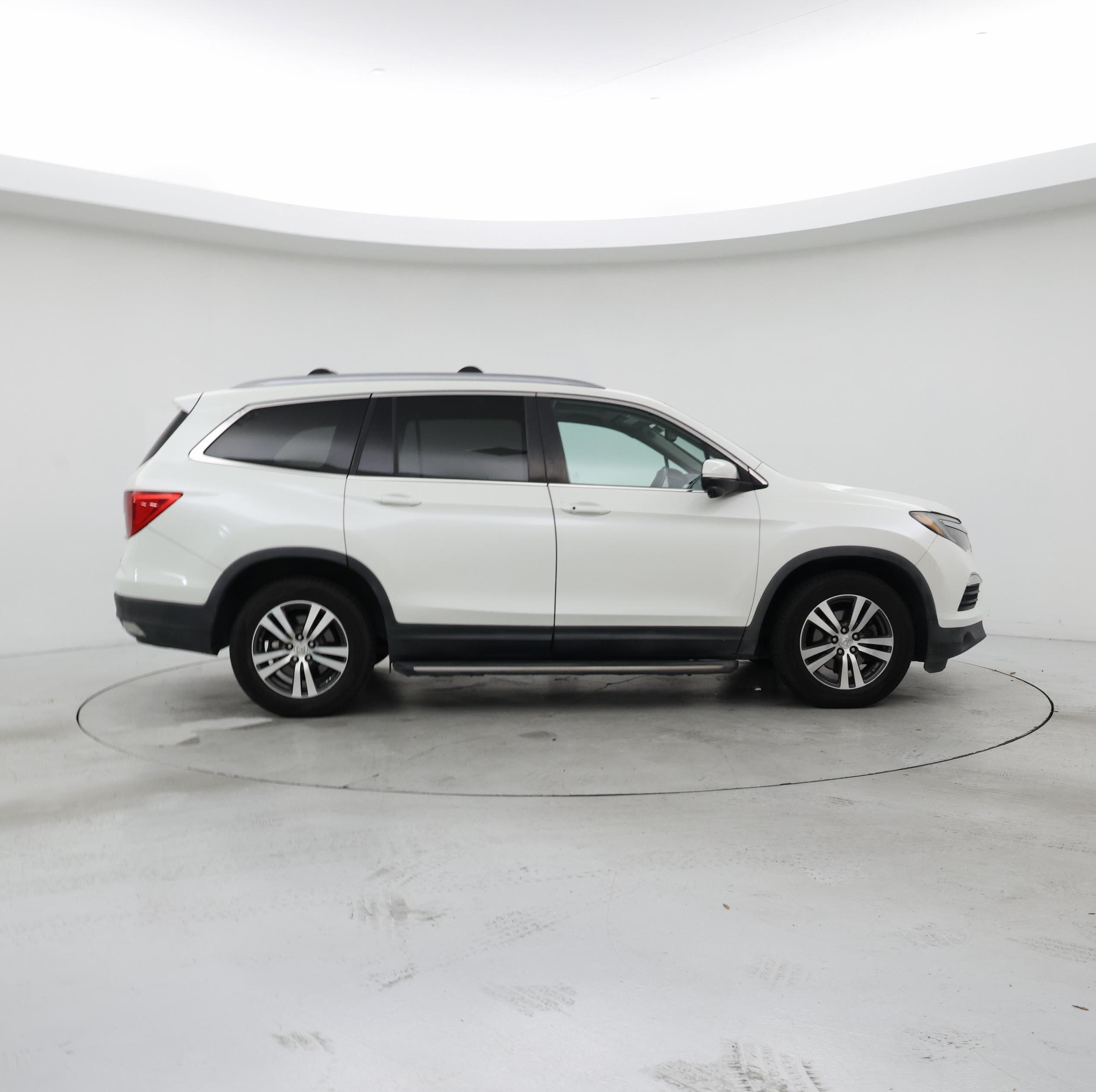 Thumbnail: 2016 Honda Pilot - 7