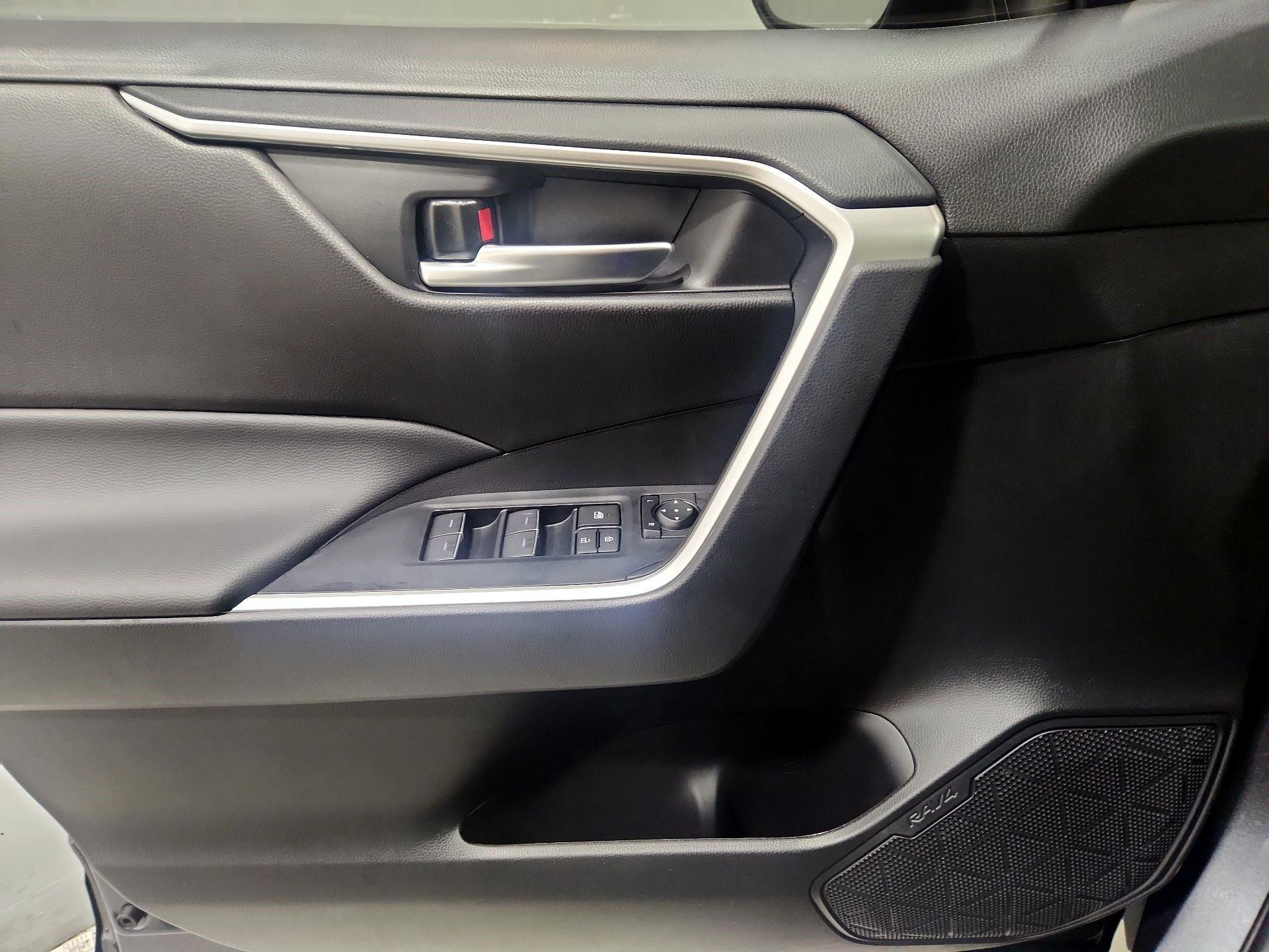 Thumbnail: 2024 Toyota RAV4 - 12