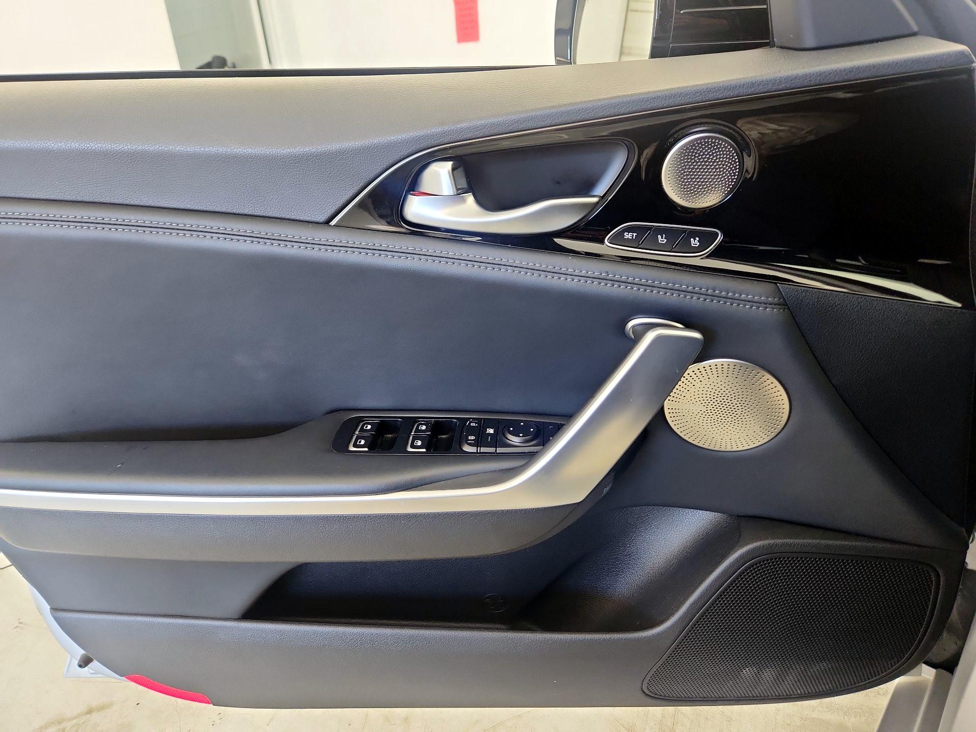 Thumbnail: 2018 Kia Stinger - 12