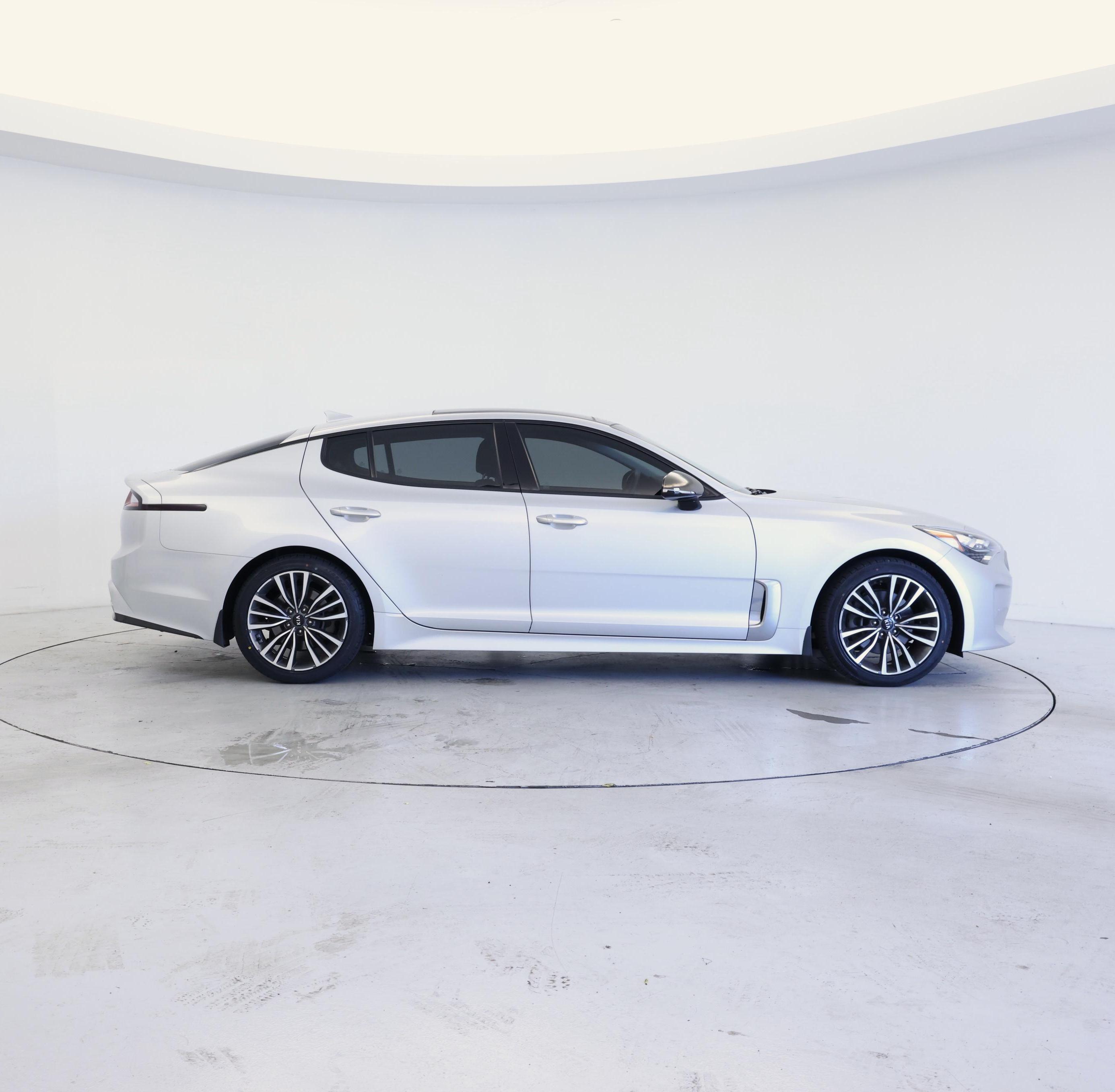 Thumbnail: 2018 Kia Stinger - 7