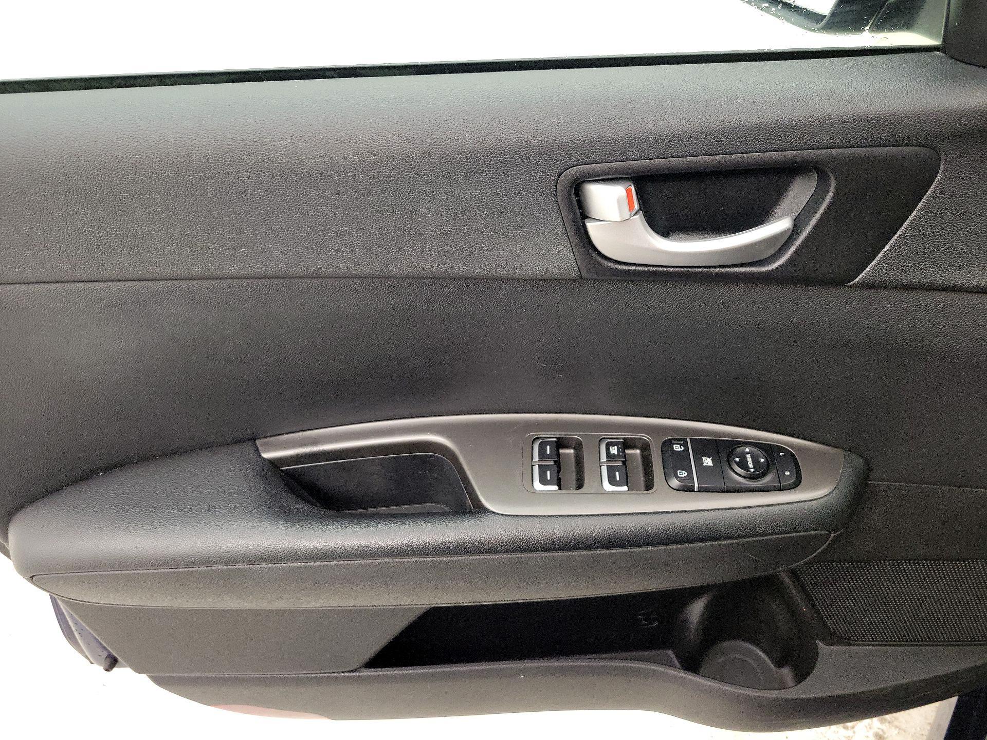 Thumbnail: 2019 Kia Optima - 12