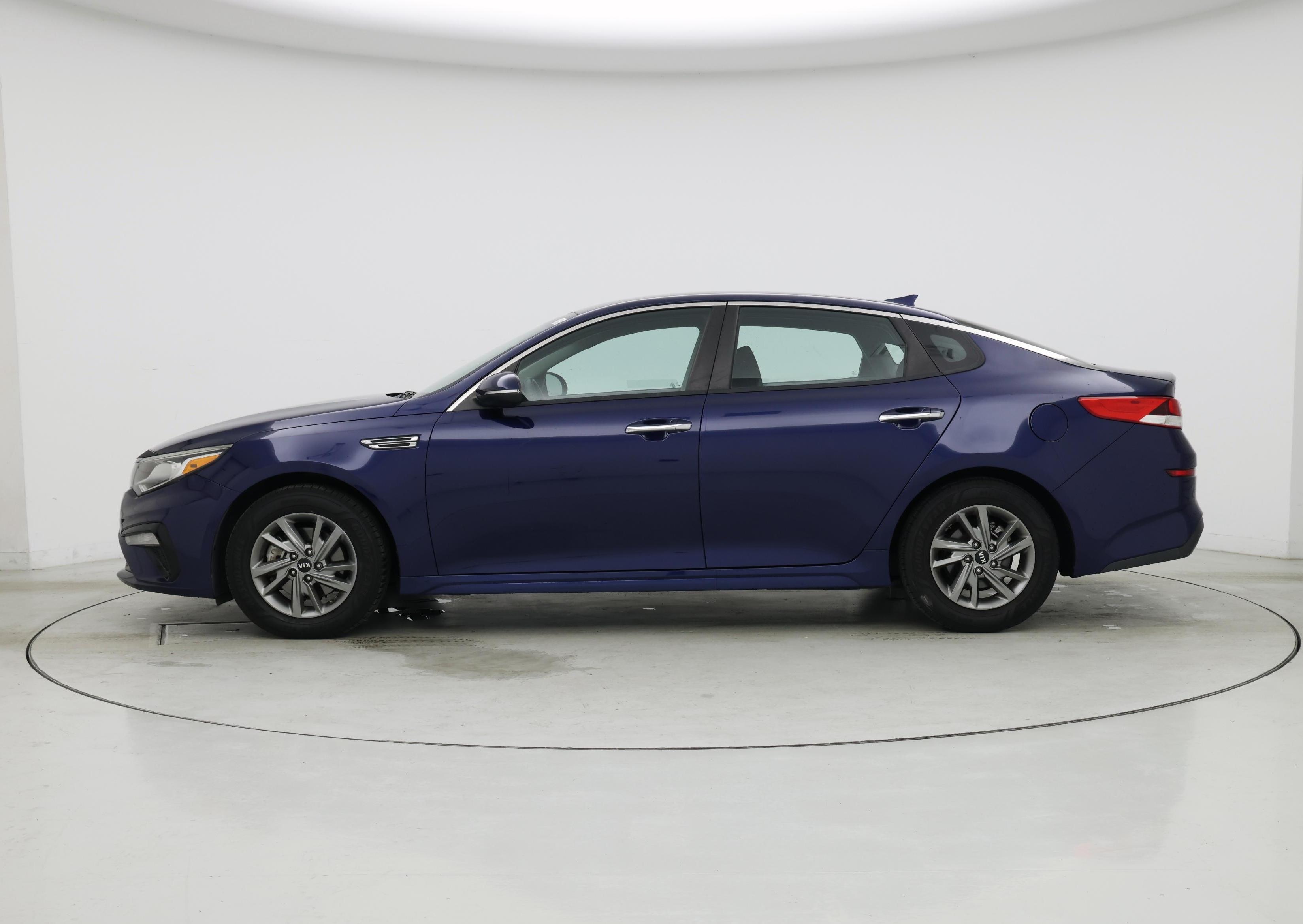 Thumbnail: 2019 Kia Optima - 3