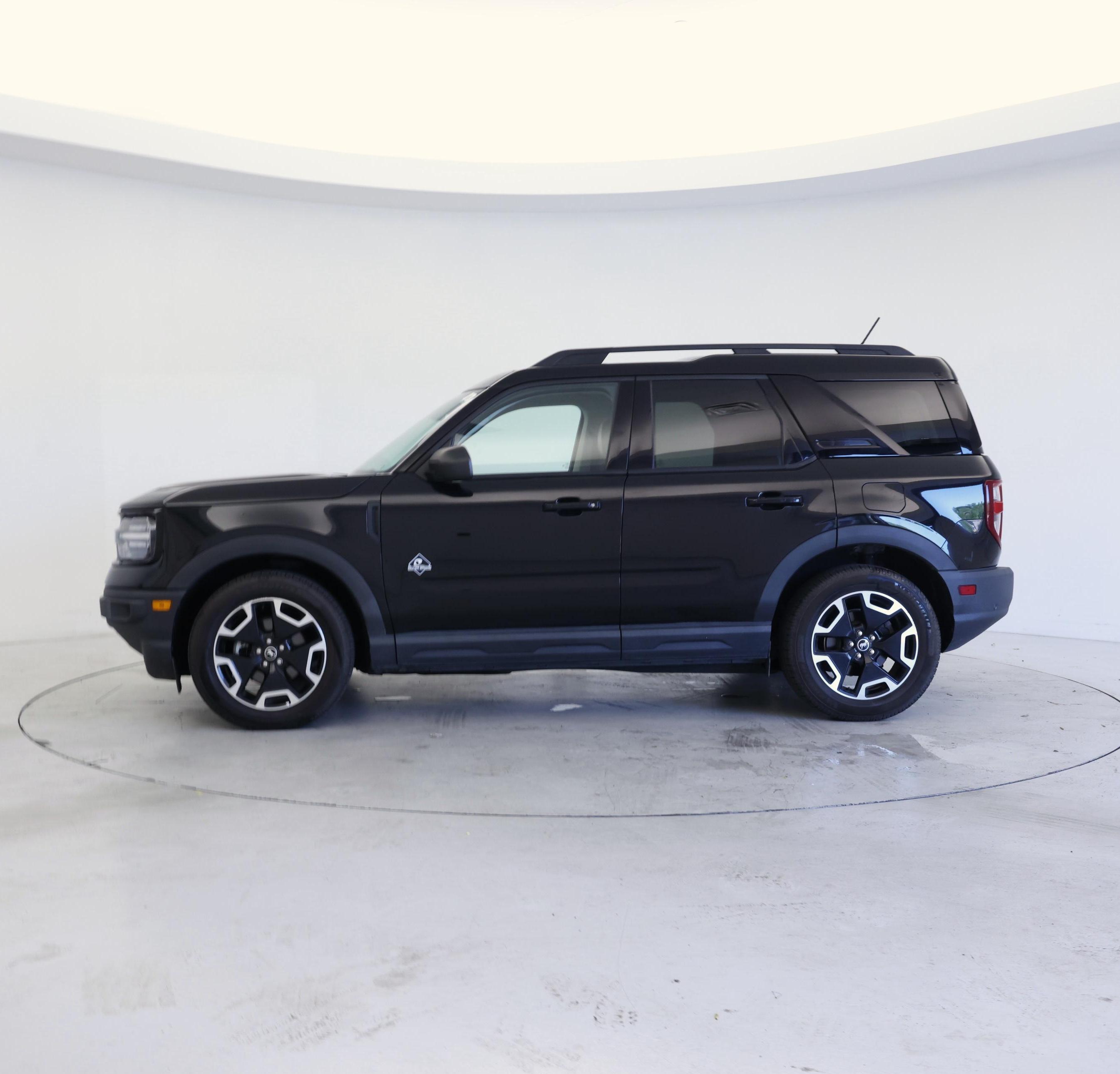 Thumbnail: 2021 Ford Bronco Sport - 3