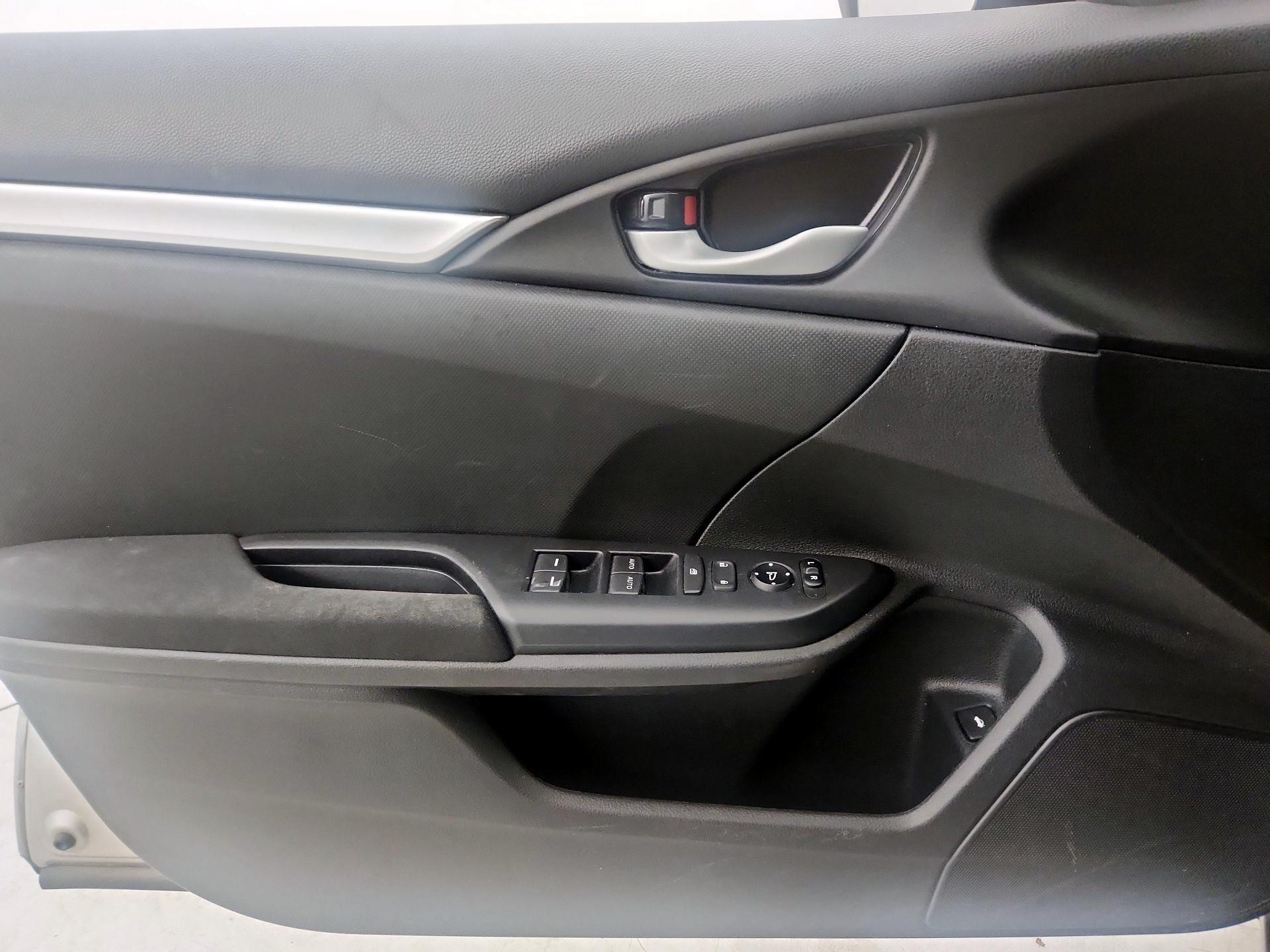 Thumbnail: 2019 Honda Civic - 12