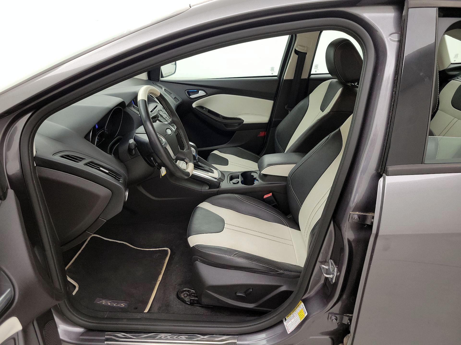 Thumbnail: 2013 Ford Focus - 11