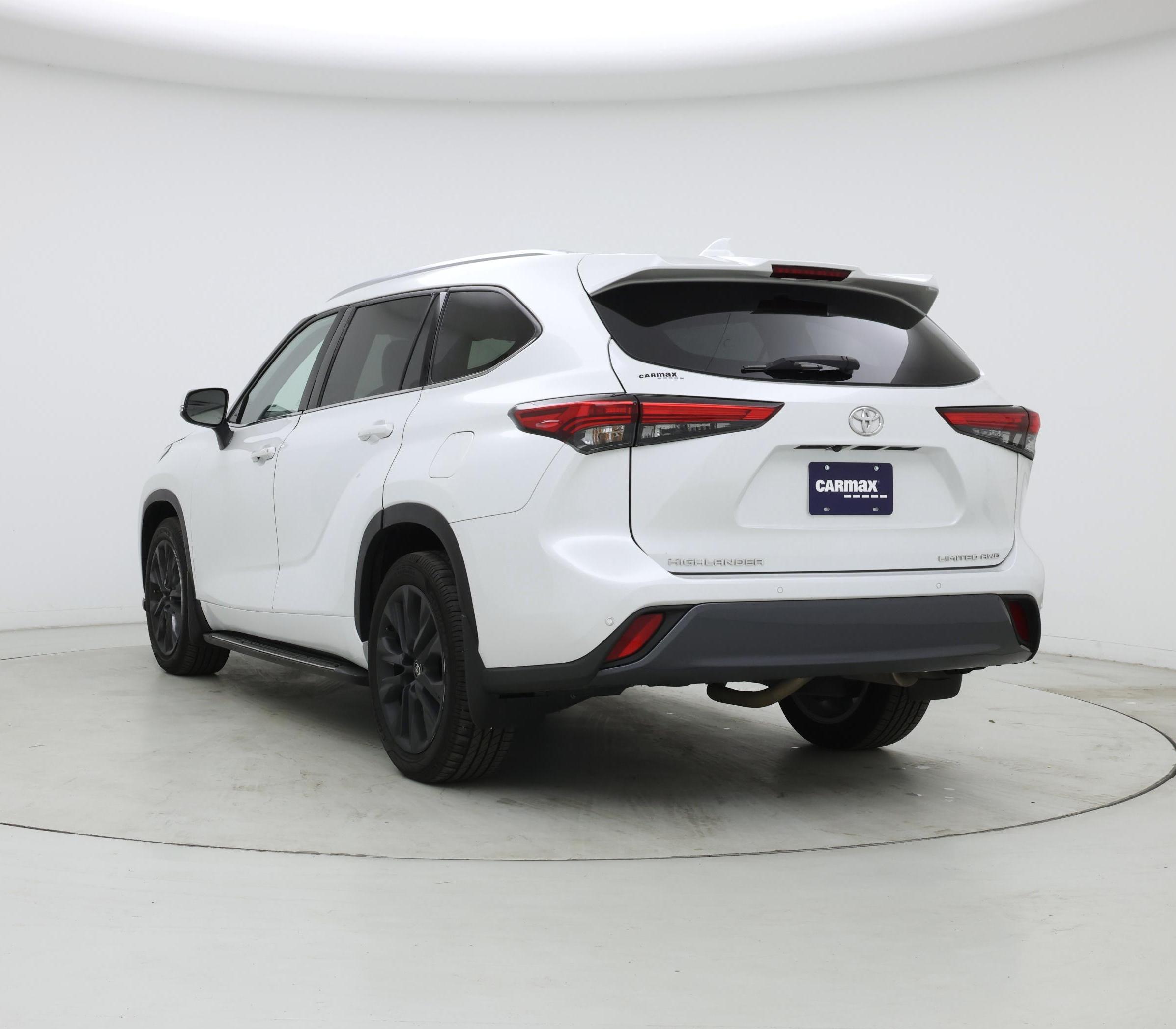 Thumbnail: 2022 Toyota Highlander - 2