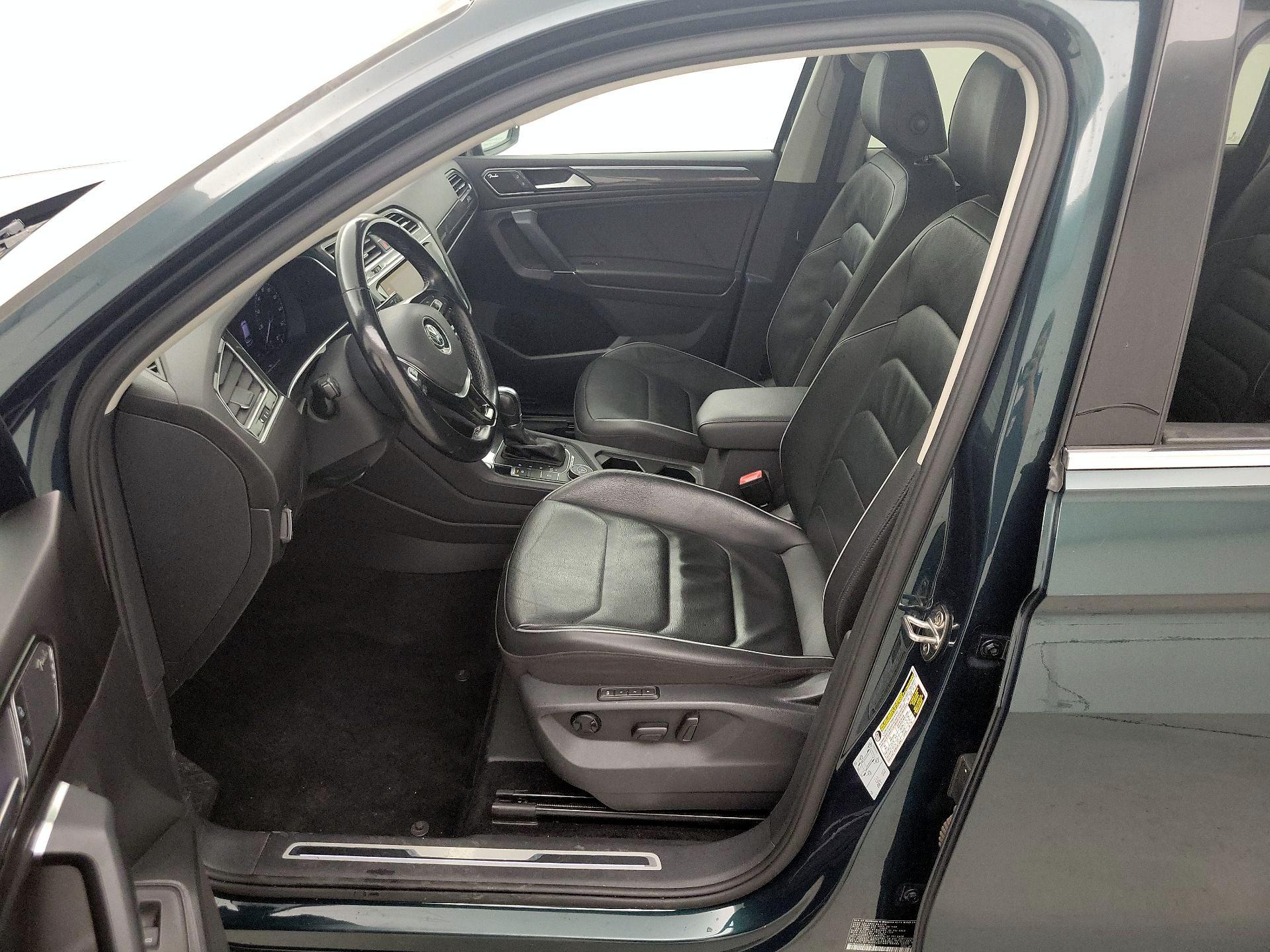 Thumbnail: 2018 Volkswagen Tiguan - 11