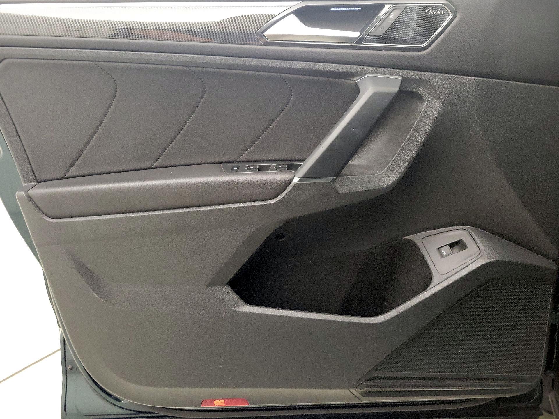 Thumbnail: 2018 Volkswagen Tiguan - 12