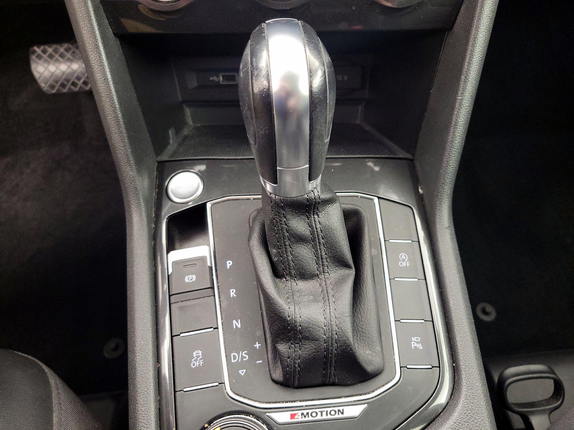 Thumbnail: 2018 Volkswagen Tiguan - 18