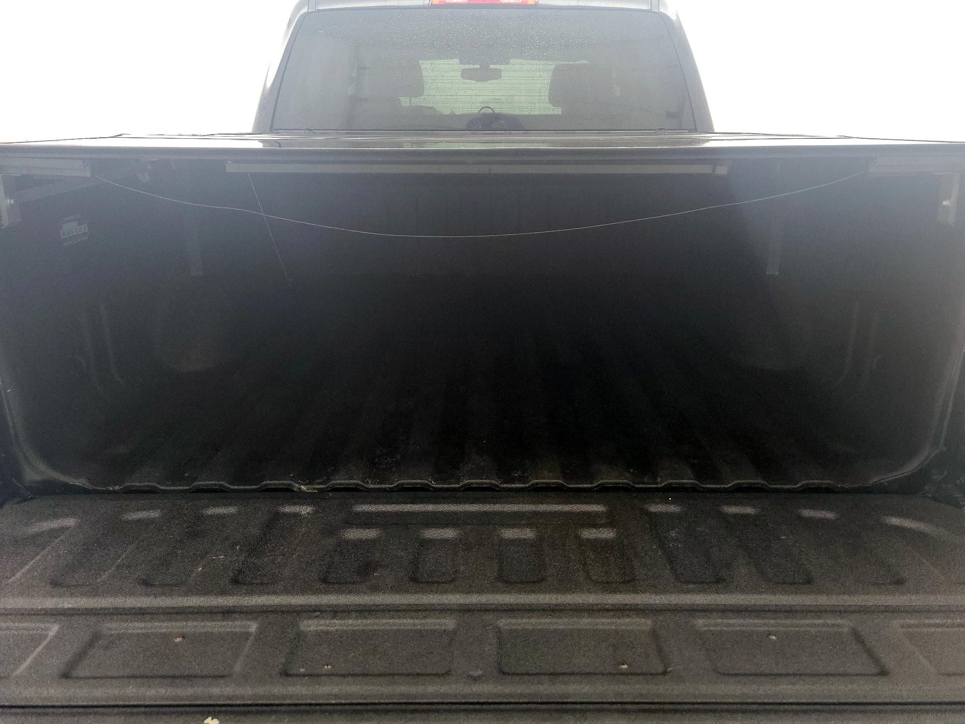 Thumbnail: 2018 Chevrolet Silverado 1500 - 19