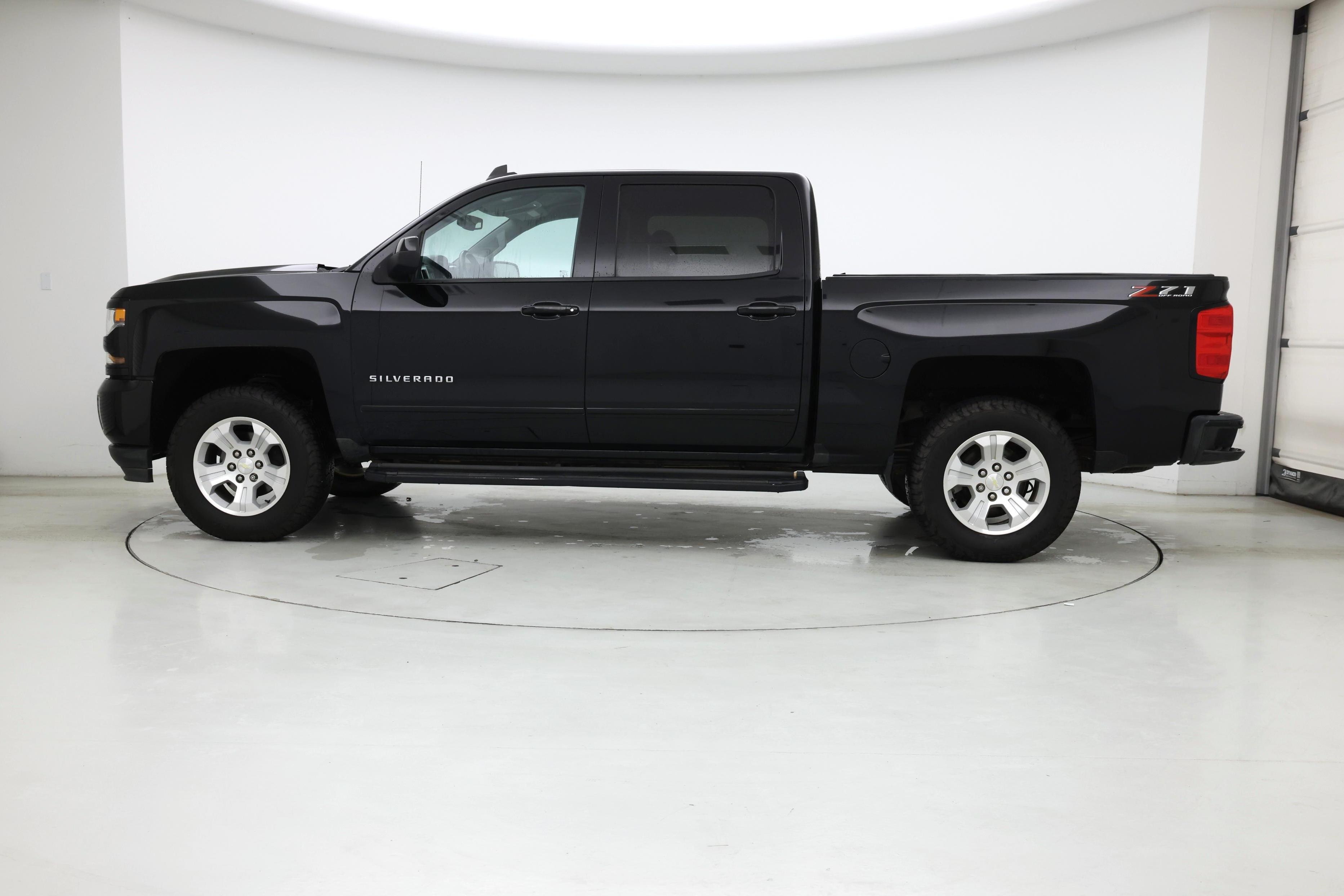 Thumbnail: 2018 Chevrolet Silverado 1500 - 3
