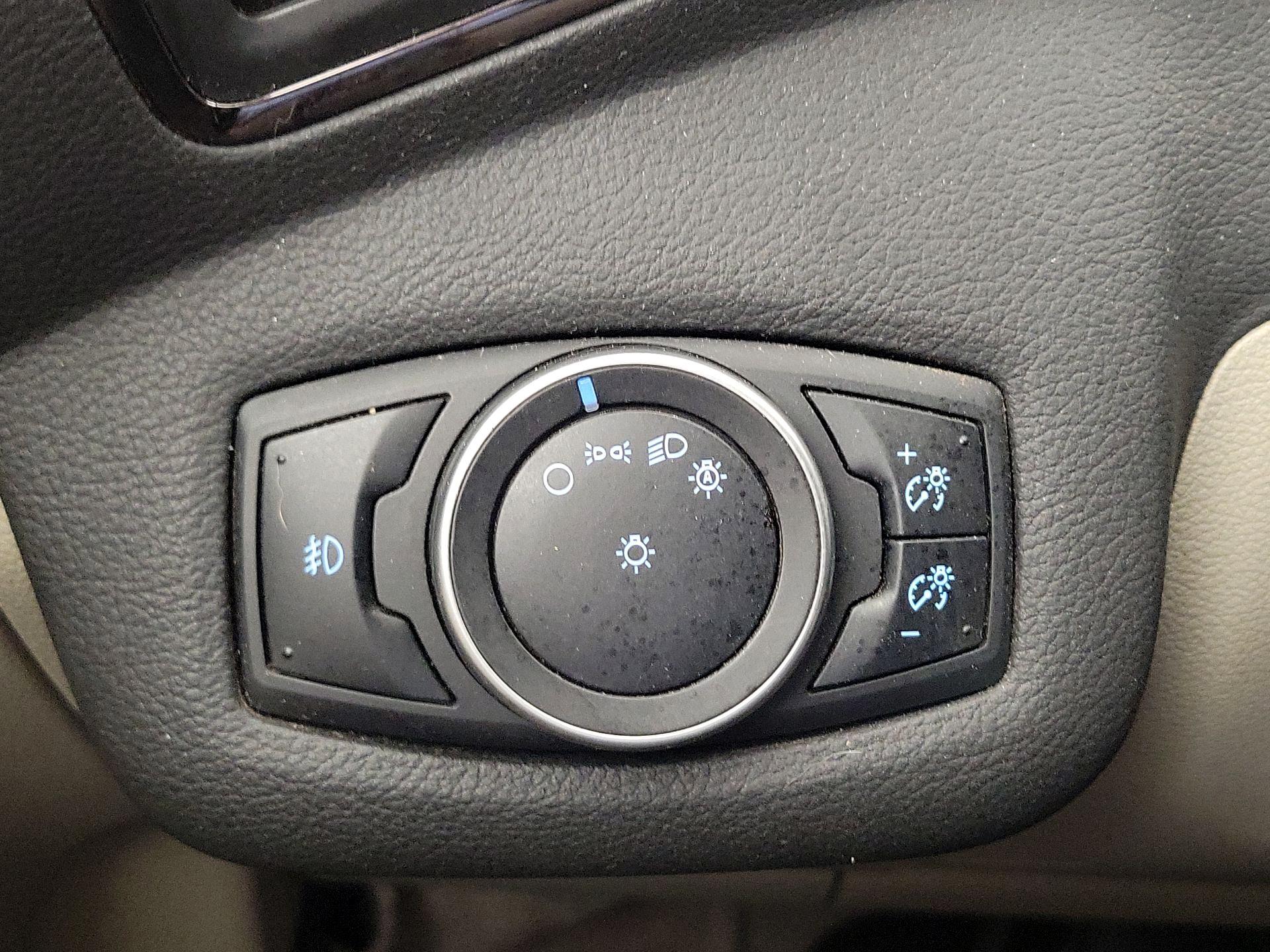 Thumbnail: 2015 Ford Escape - 13