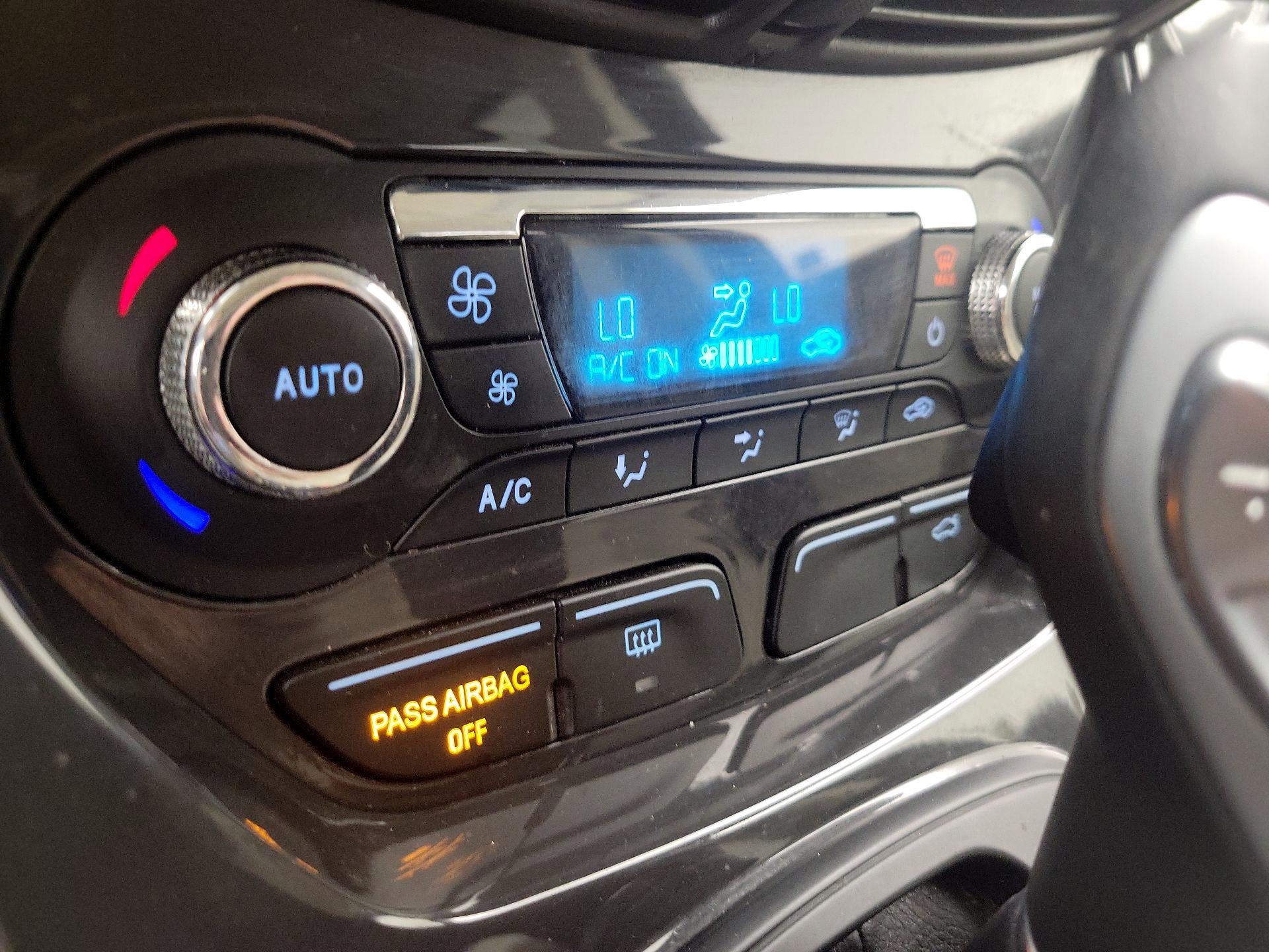 Thumbnail: 2015 Ford Escape - 16