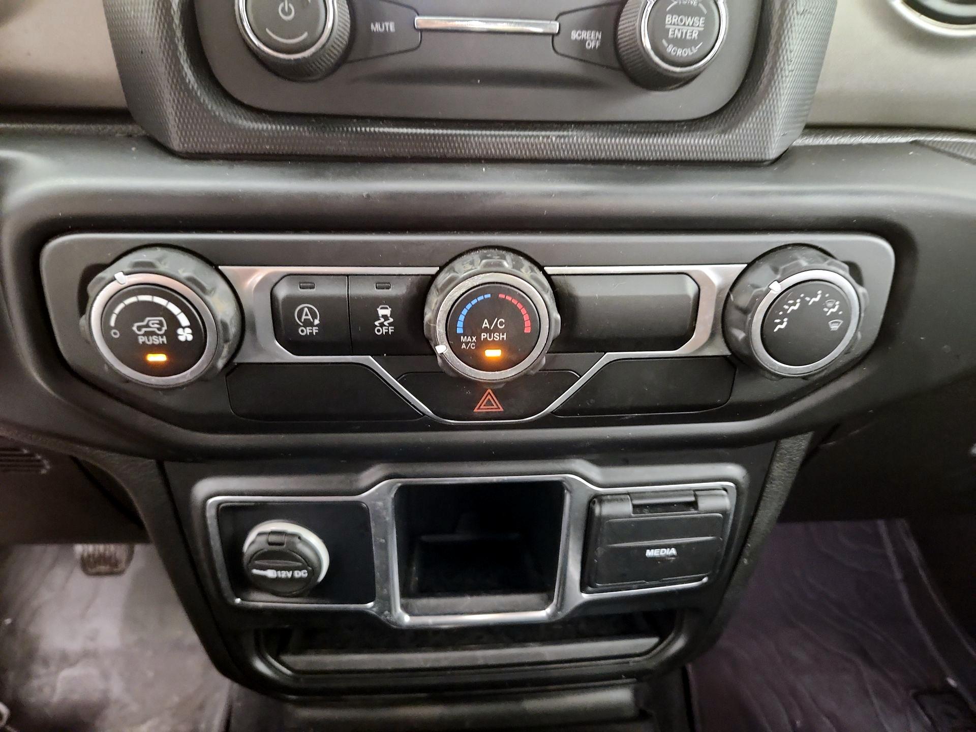 Thumbnail: 2020 Jeep Wrangler - 15