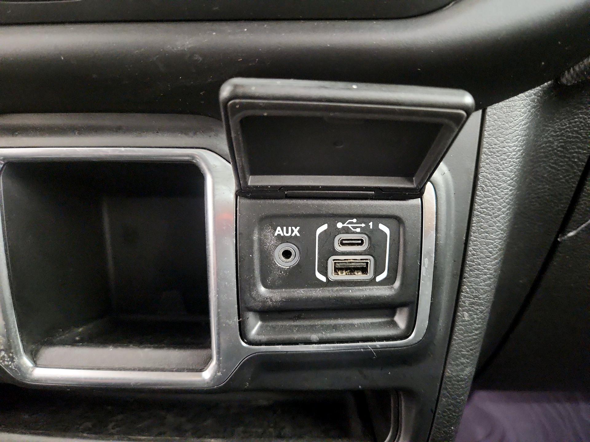 Thumbnail: 2020 Jeep Wrangler - 17