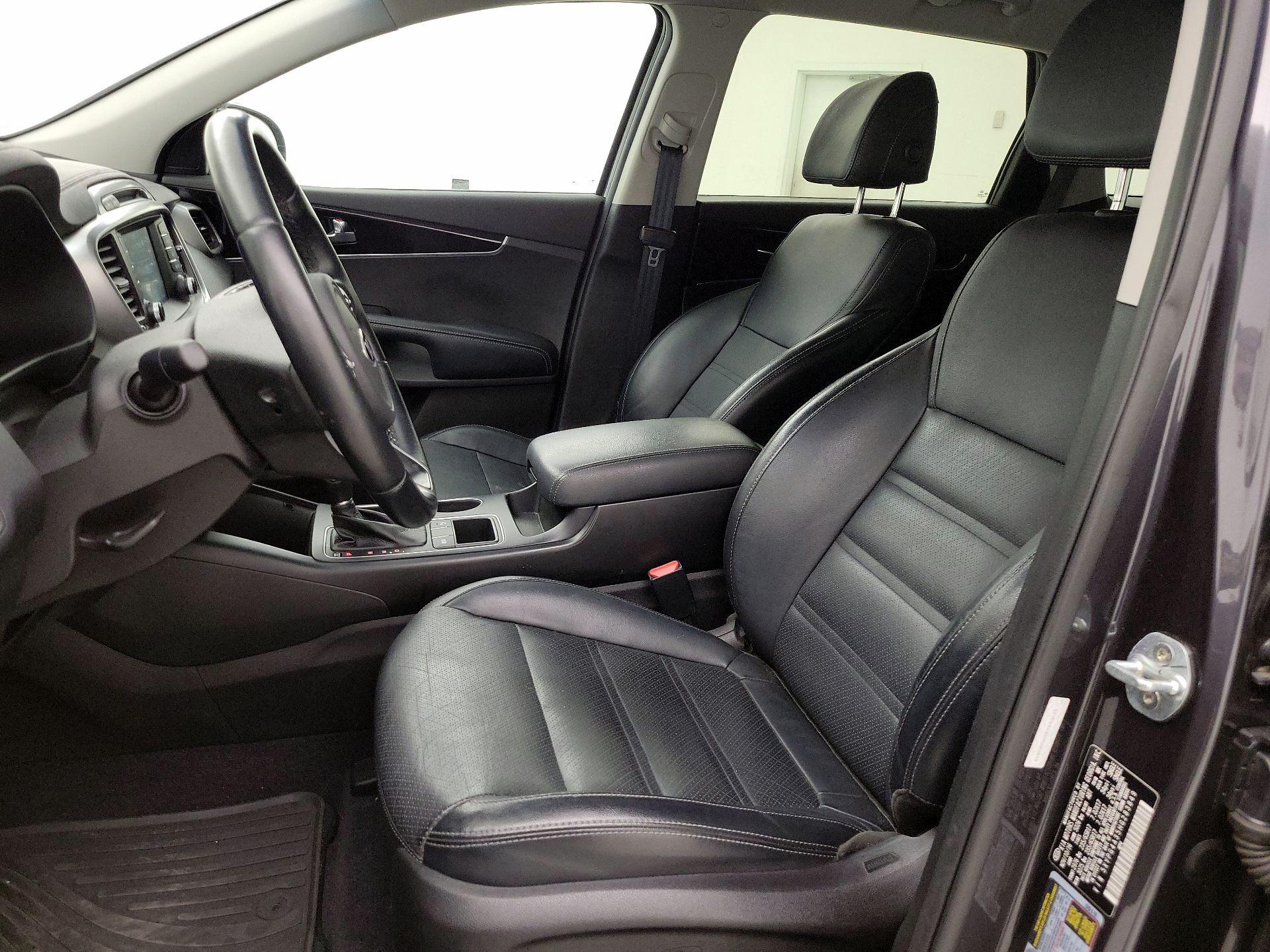 Thumbnail: 2017 Kia Sorento - 11