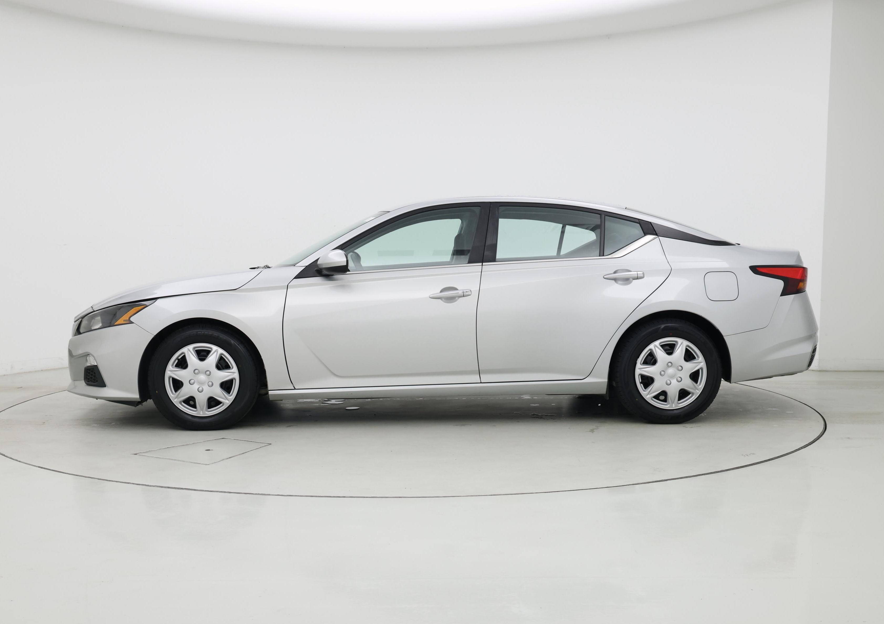 Thumbnail: 2022 Nissan Altima - 3