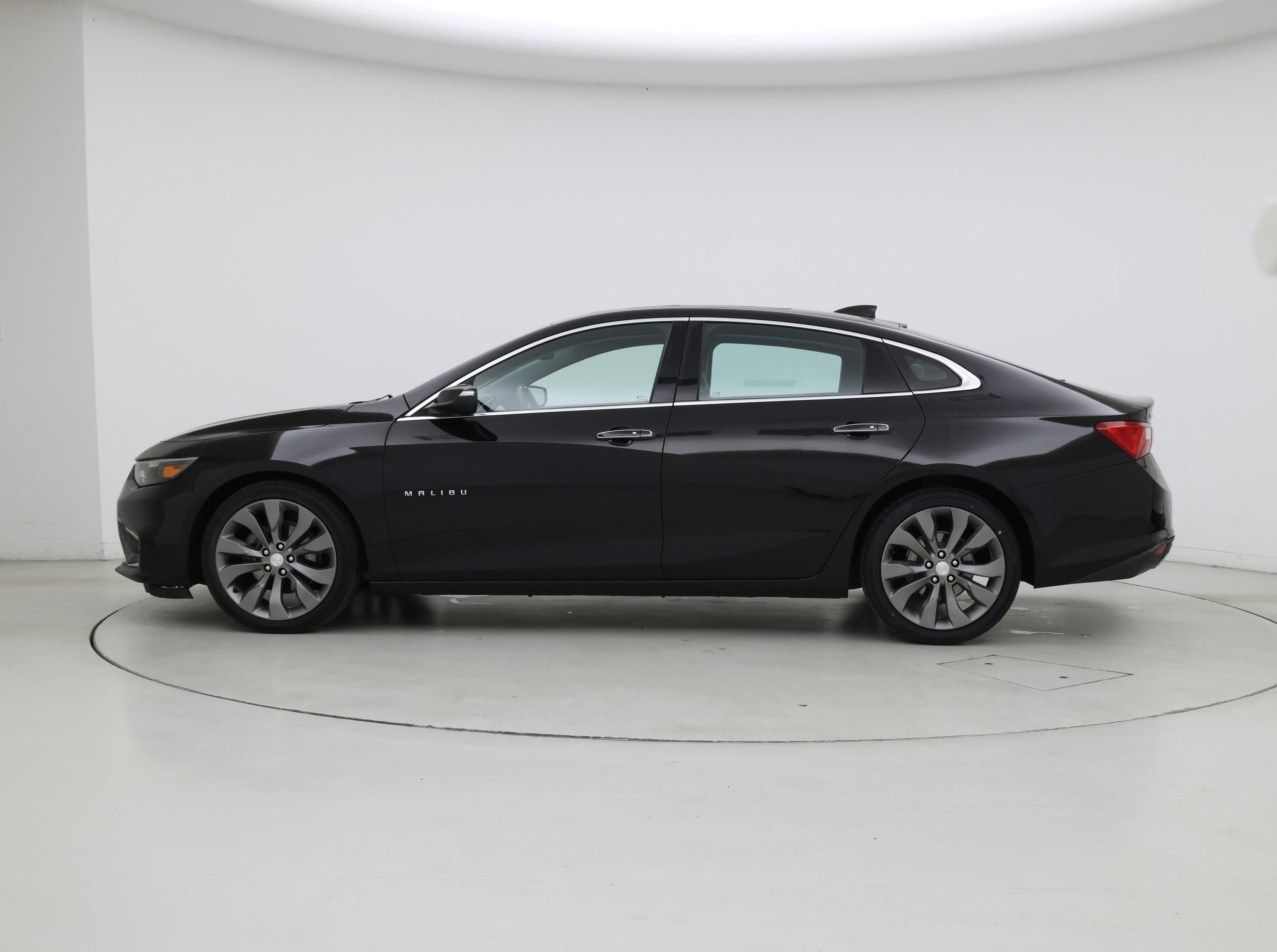 Thumbnail: 2016 Chevrolet Malibu - 3