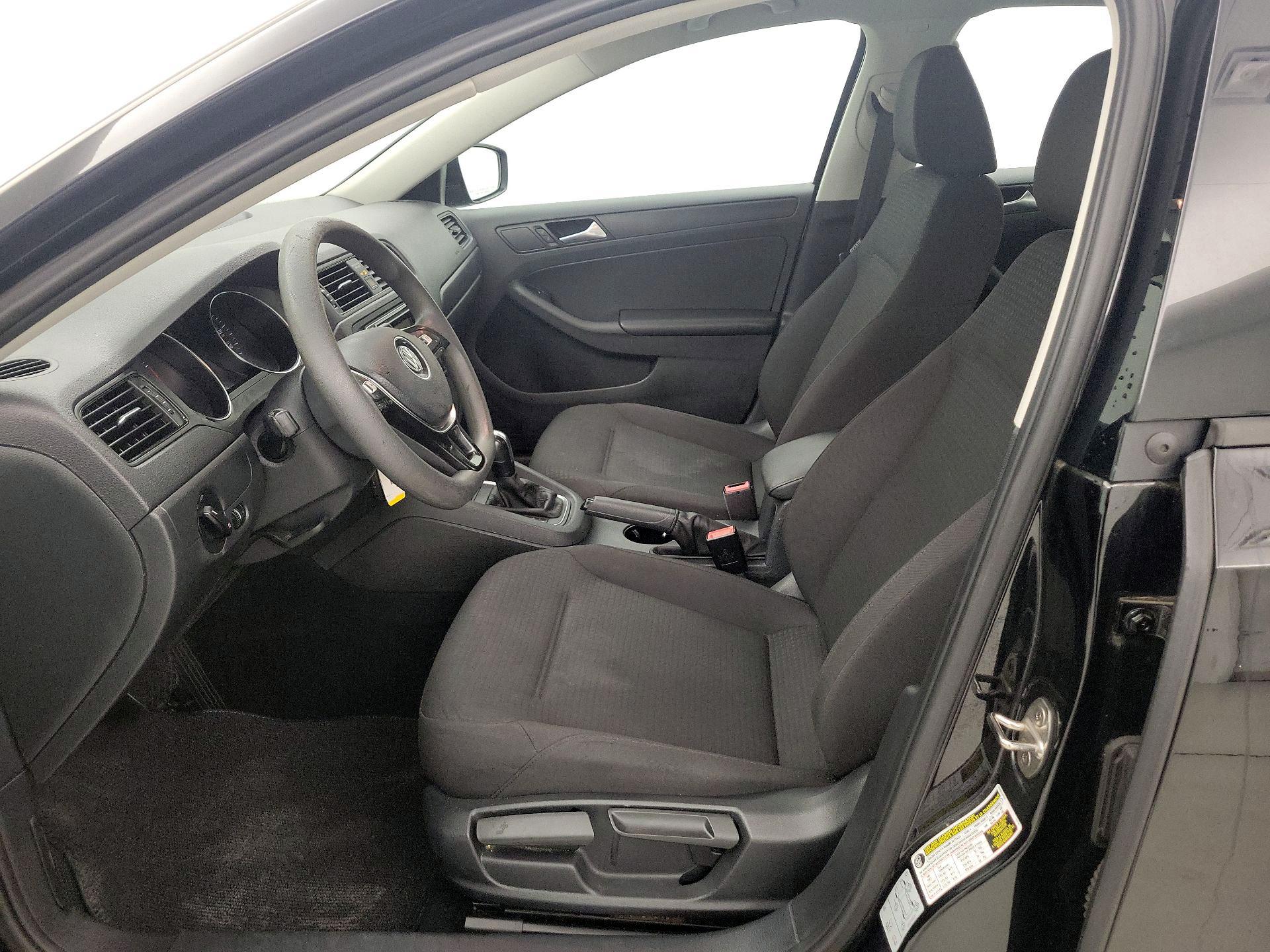 Thumbnail: 2016 Volkswagen Jetta - 11