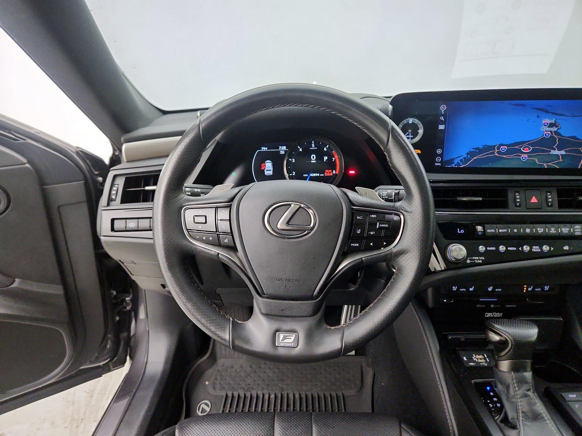 Thumbnail: 2022 Lexus ES - 10