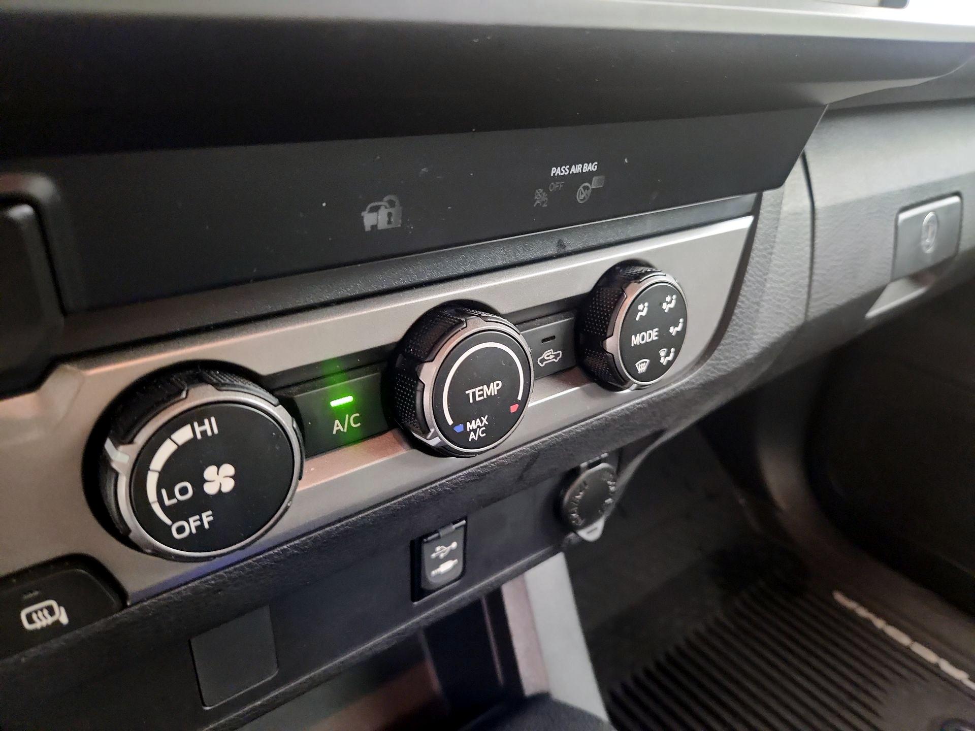 Thumbnail: 2019 Toyota Tacoma - 16
