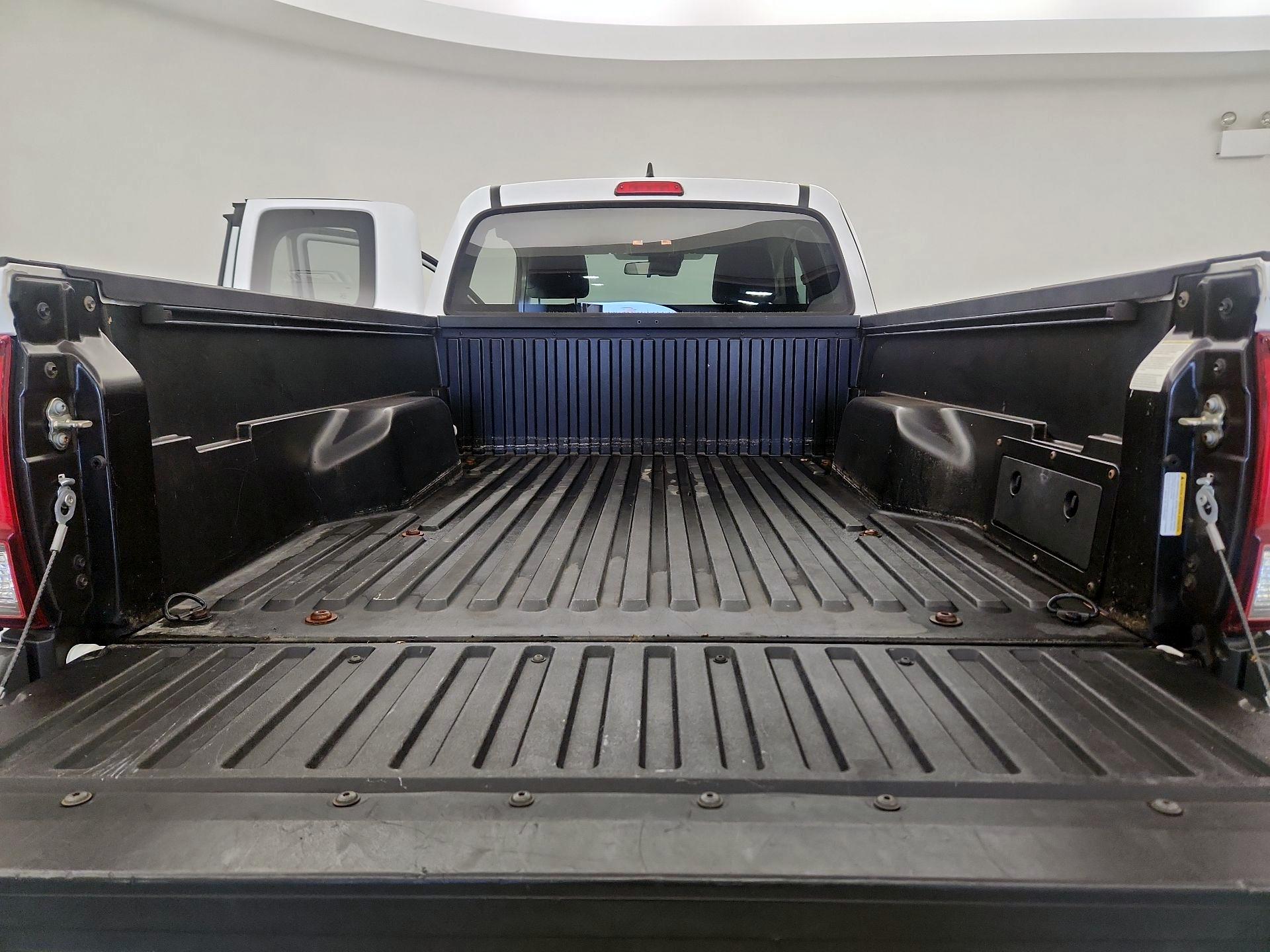 Thumbnail: 2019 Toyota Tacoma - 20