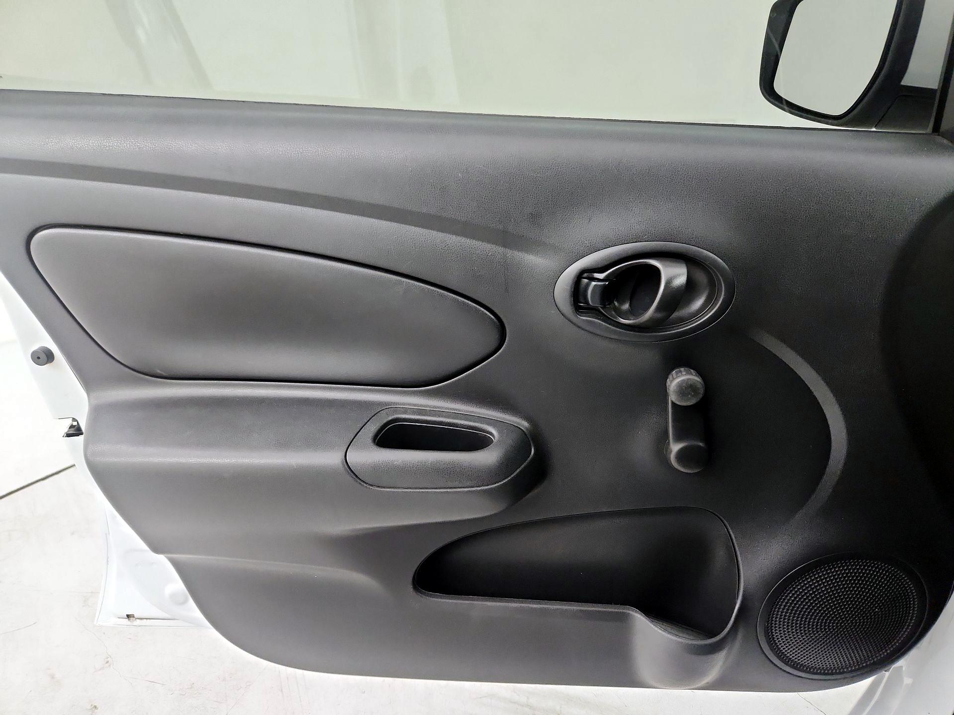 Thumbnail: 2016 Nissan Versa - 11