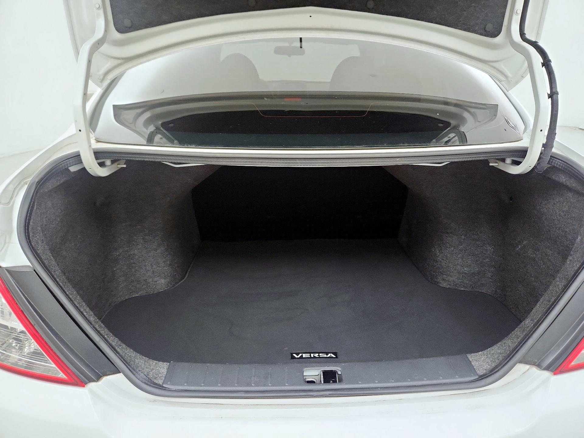 Thumbnail: 2016 Nissan Versa - 17