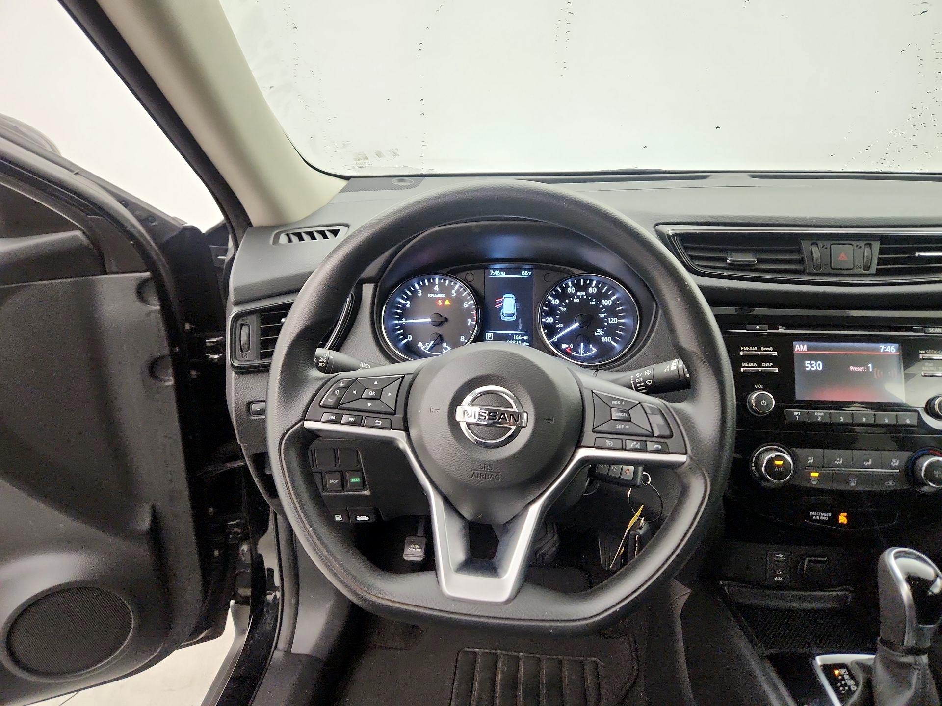 Thumbnail: 2017 Nissan Rogue - 10