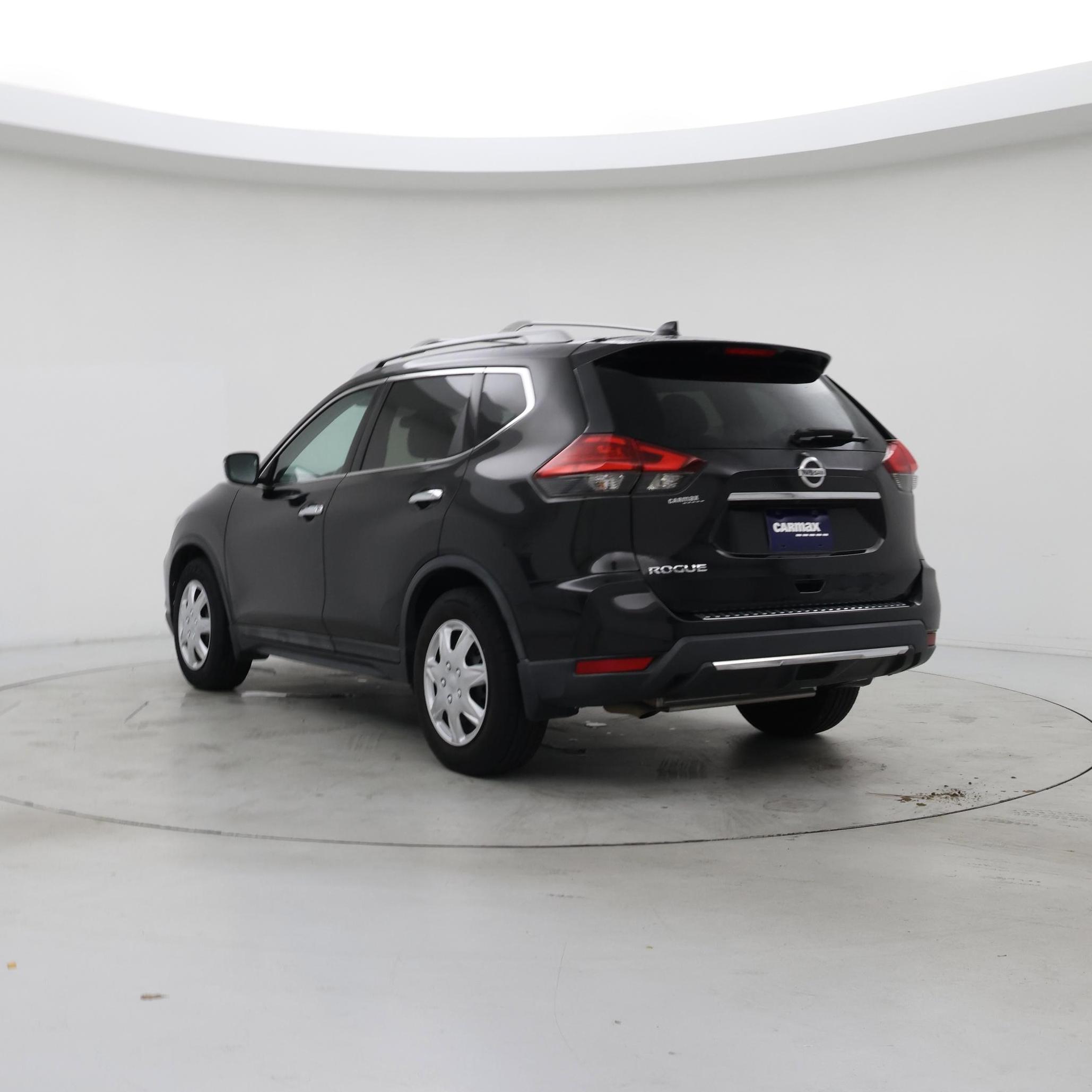 Thumbnail: 2017 Nissan Rogue - 2