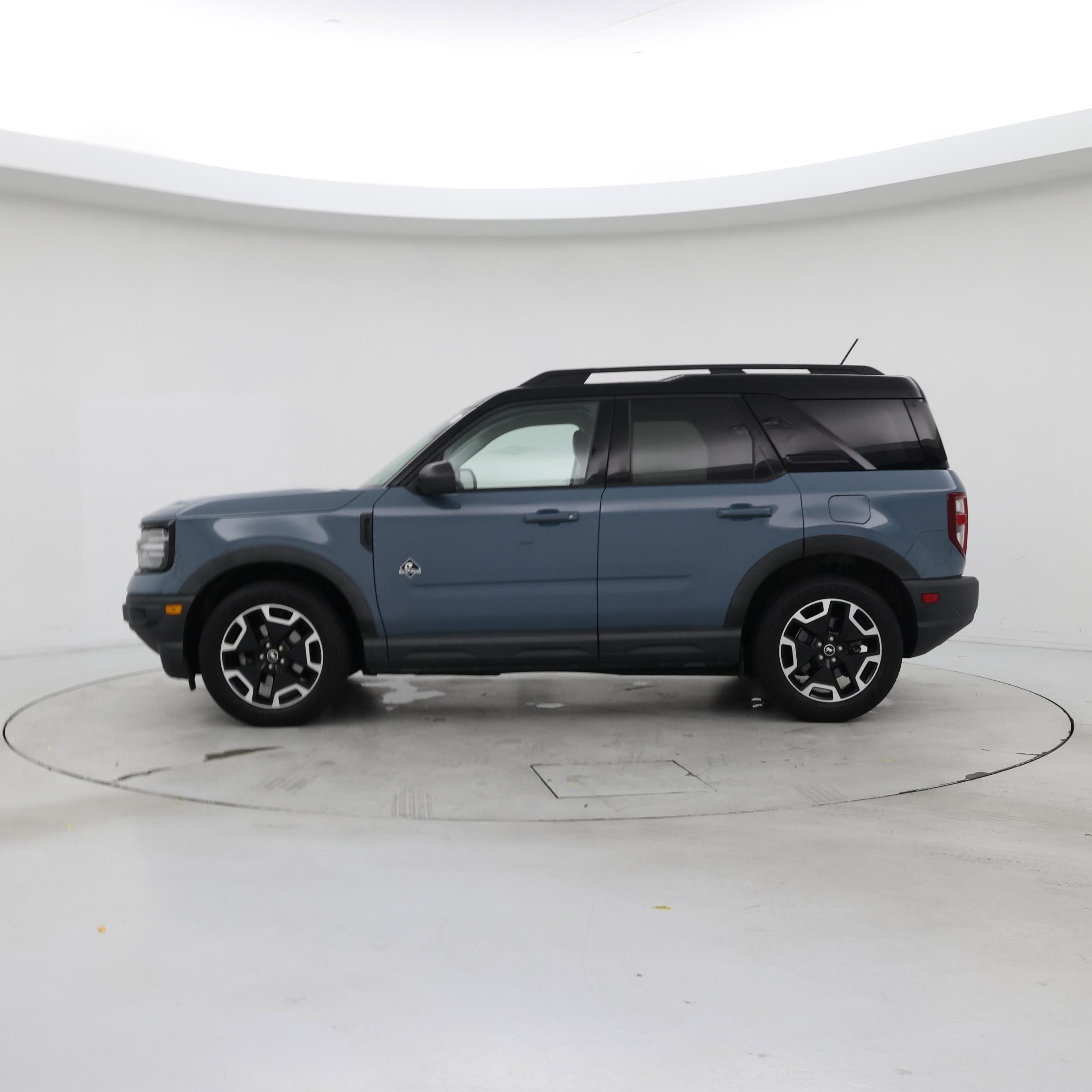 Thumbnail: 2021 Ford Bronco Sport - 3