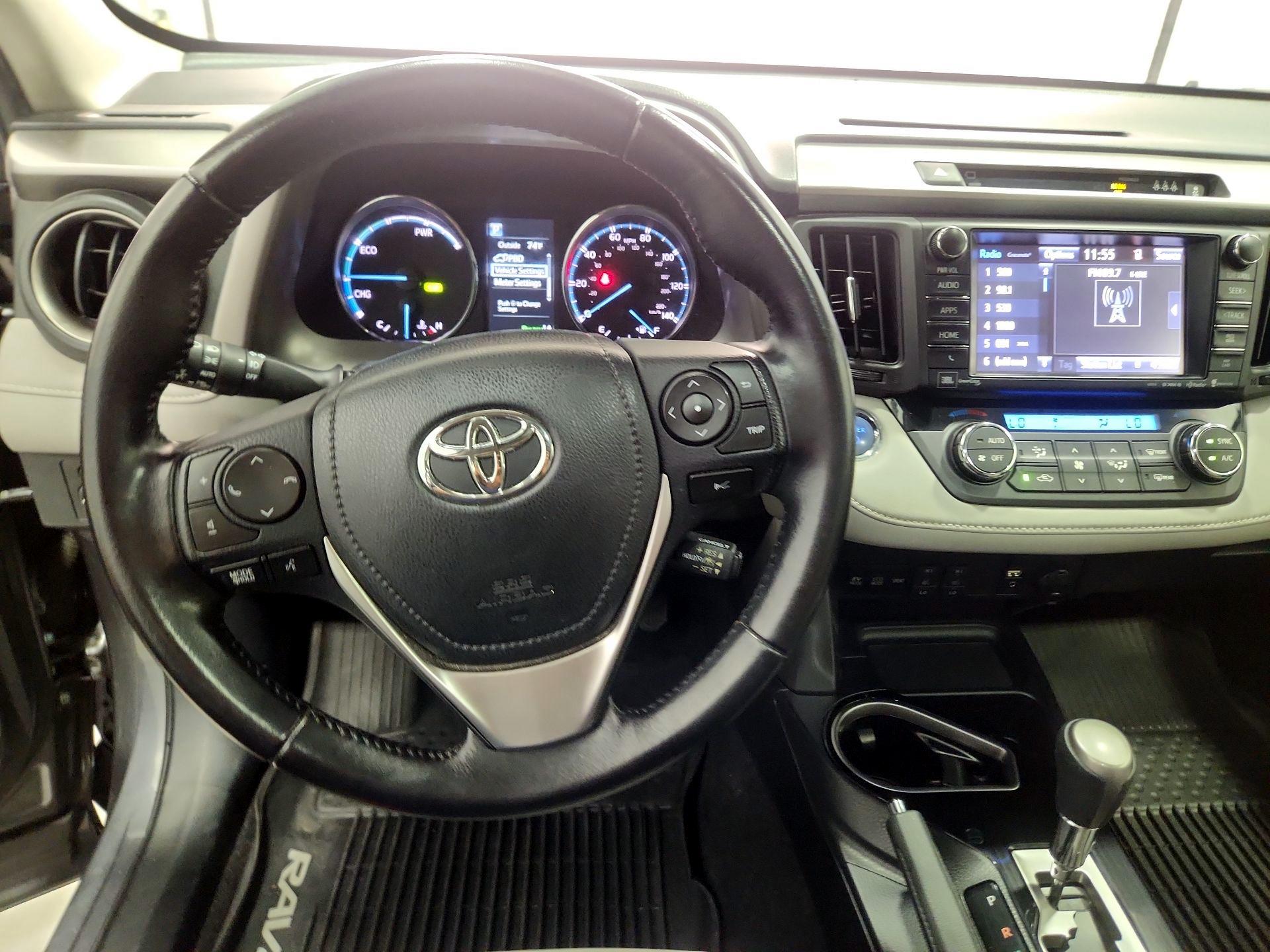 Thumbnail: 2017 Toyota RAV4 - 9