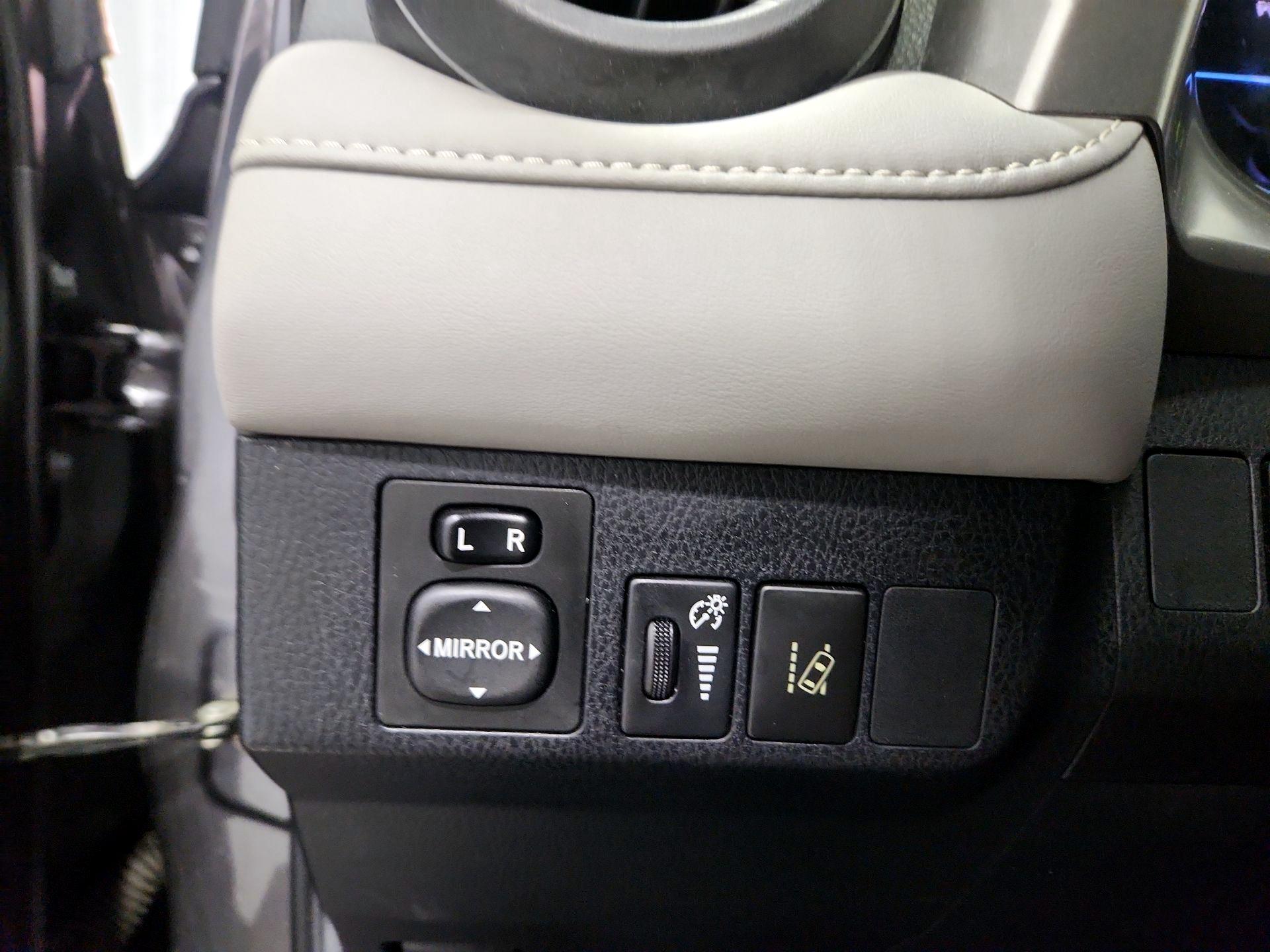 Thumbnail: 2017 Toyota RAV4 - 13