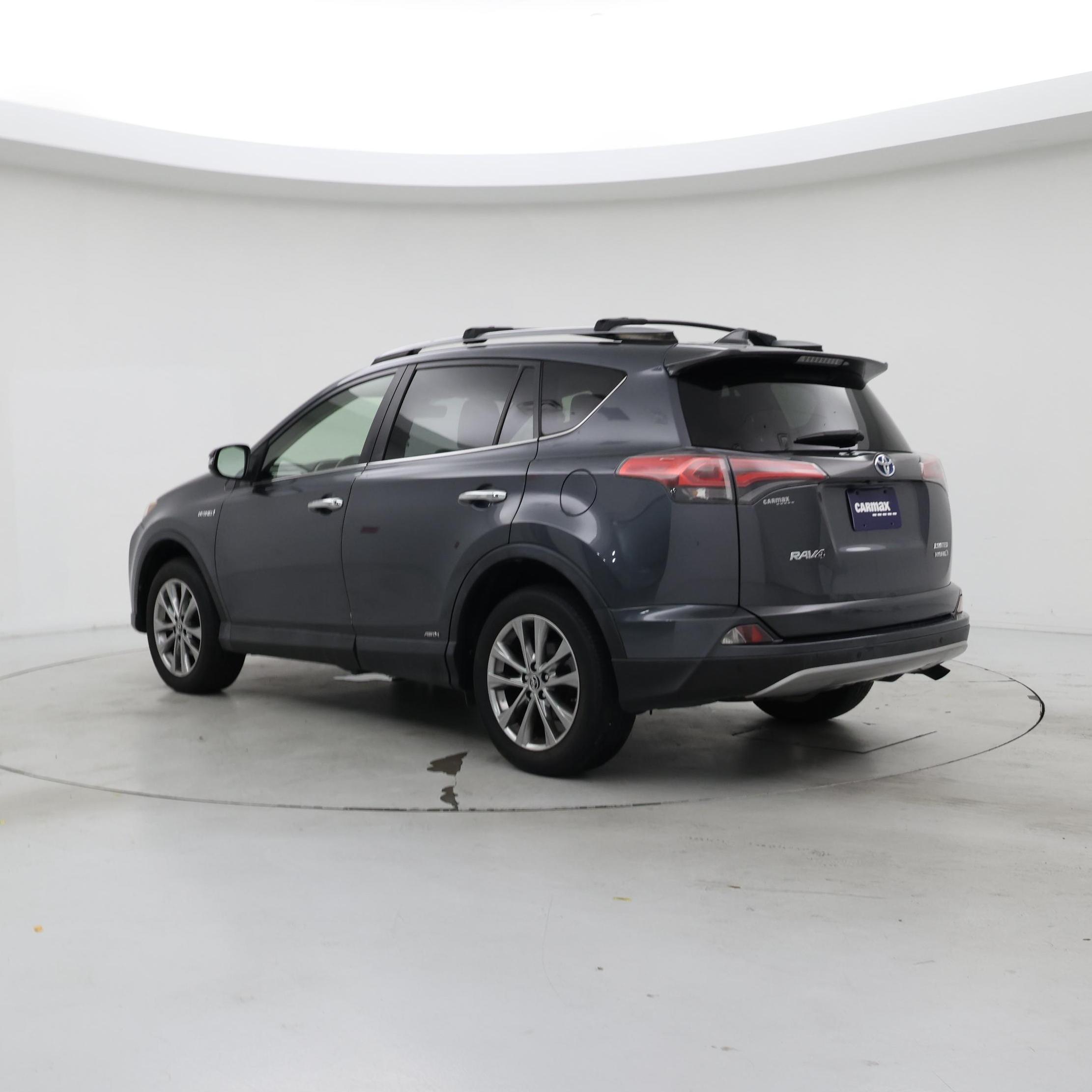 Thumbnail: 2017 Toyota RAV4 - 2